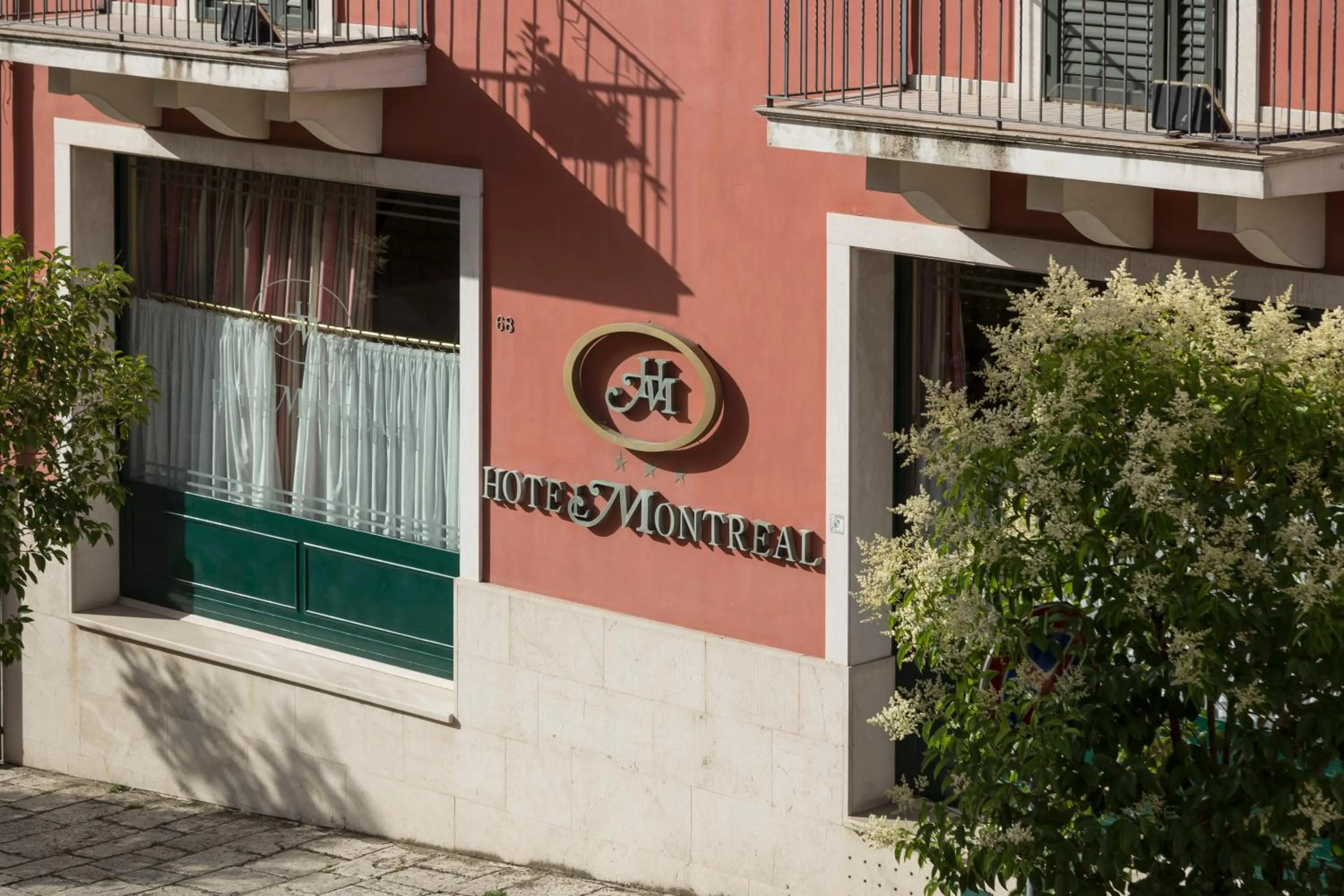 Property building in Hotel Montreal