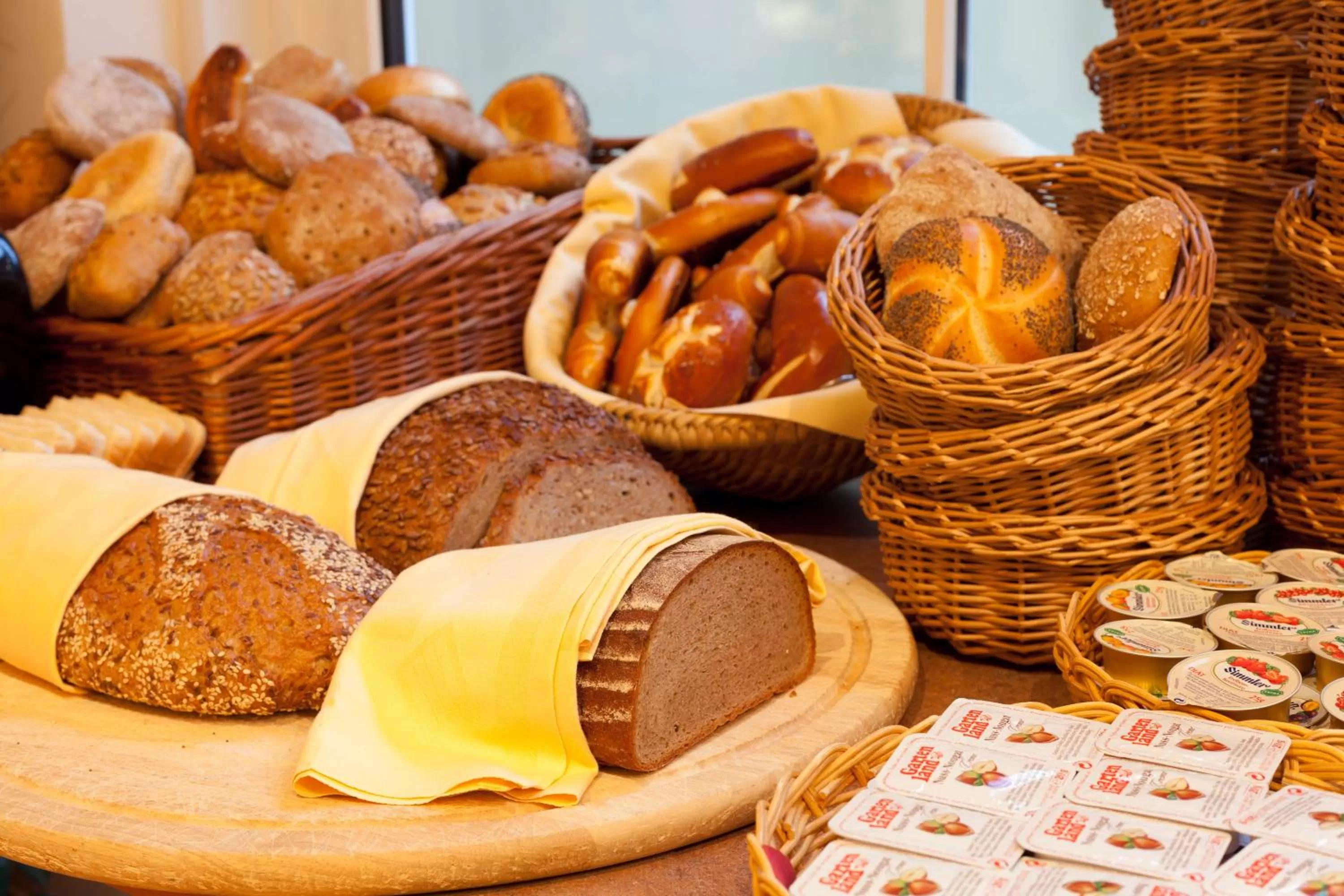 Restaurant/places to eat, Breakfast in Familien- und Wellnesshotel "Viktoria"