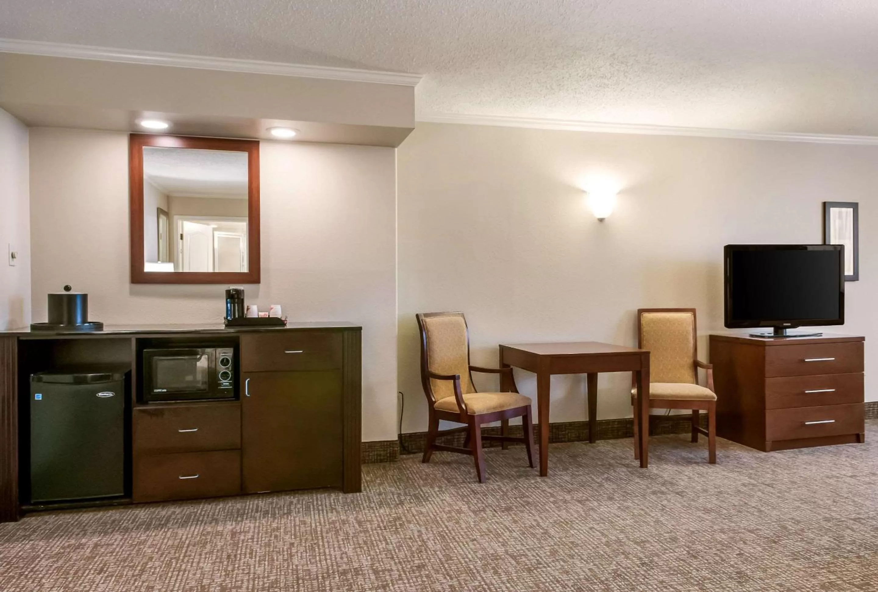 Photo of the whole room in Comfort Inn & Suites At Copeland Tower