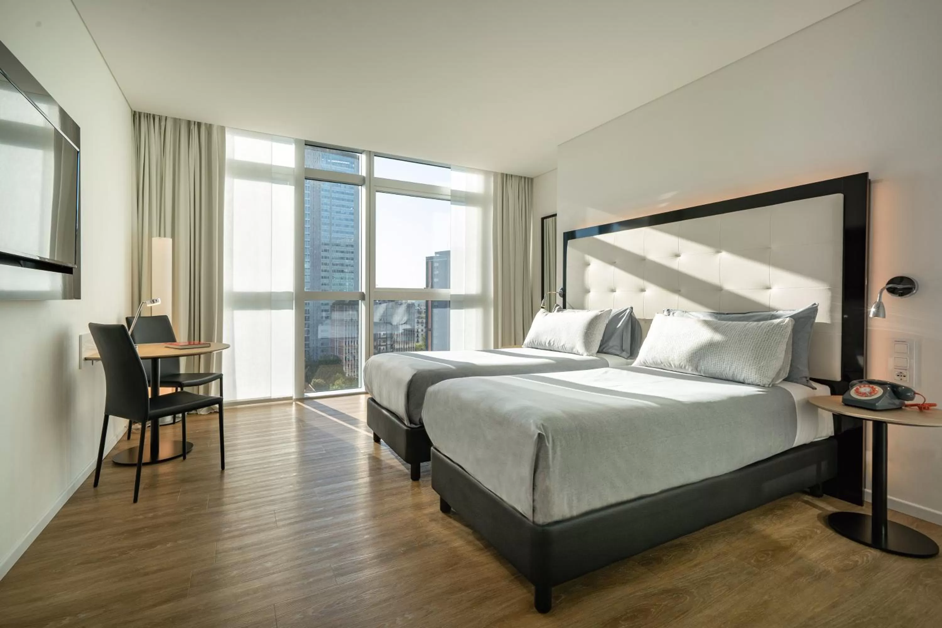 TV and multimedia, Bed in INNSiDE by Meliá Milano Torre GalFa