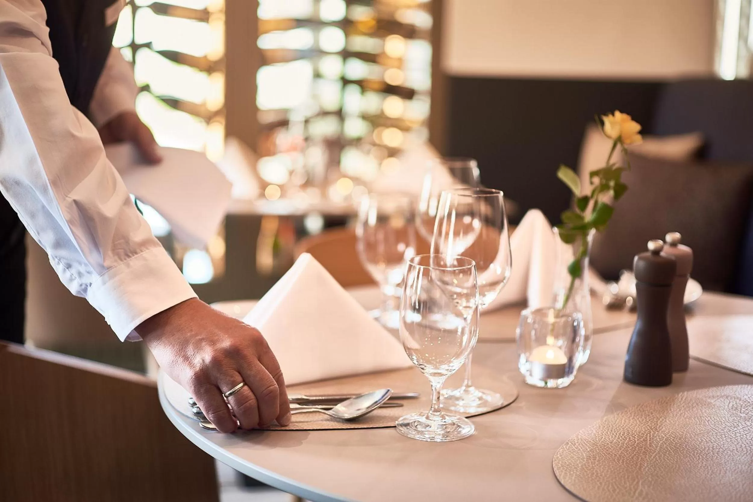 Restaurant/places to eat in Hotel Bernstein