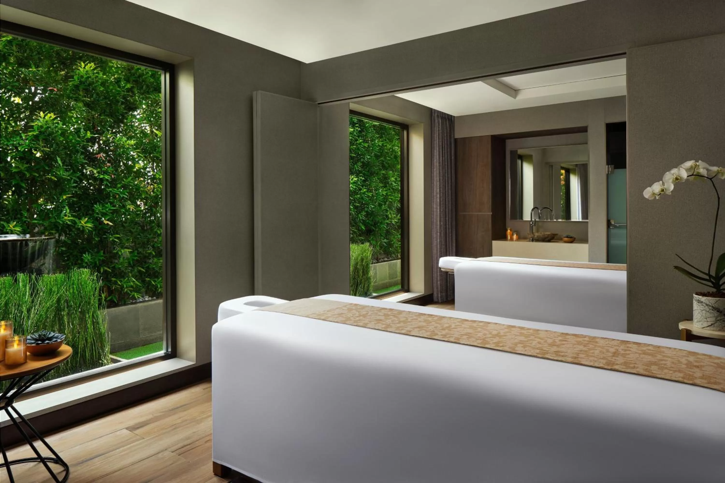 Spa and wellness centre/facilities, Bed in The Westin Surabaya