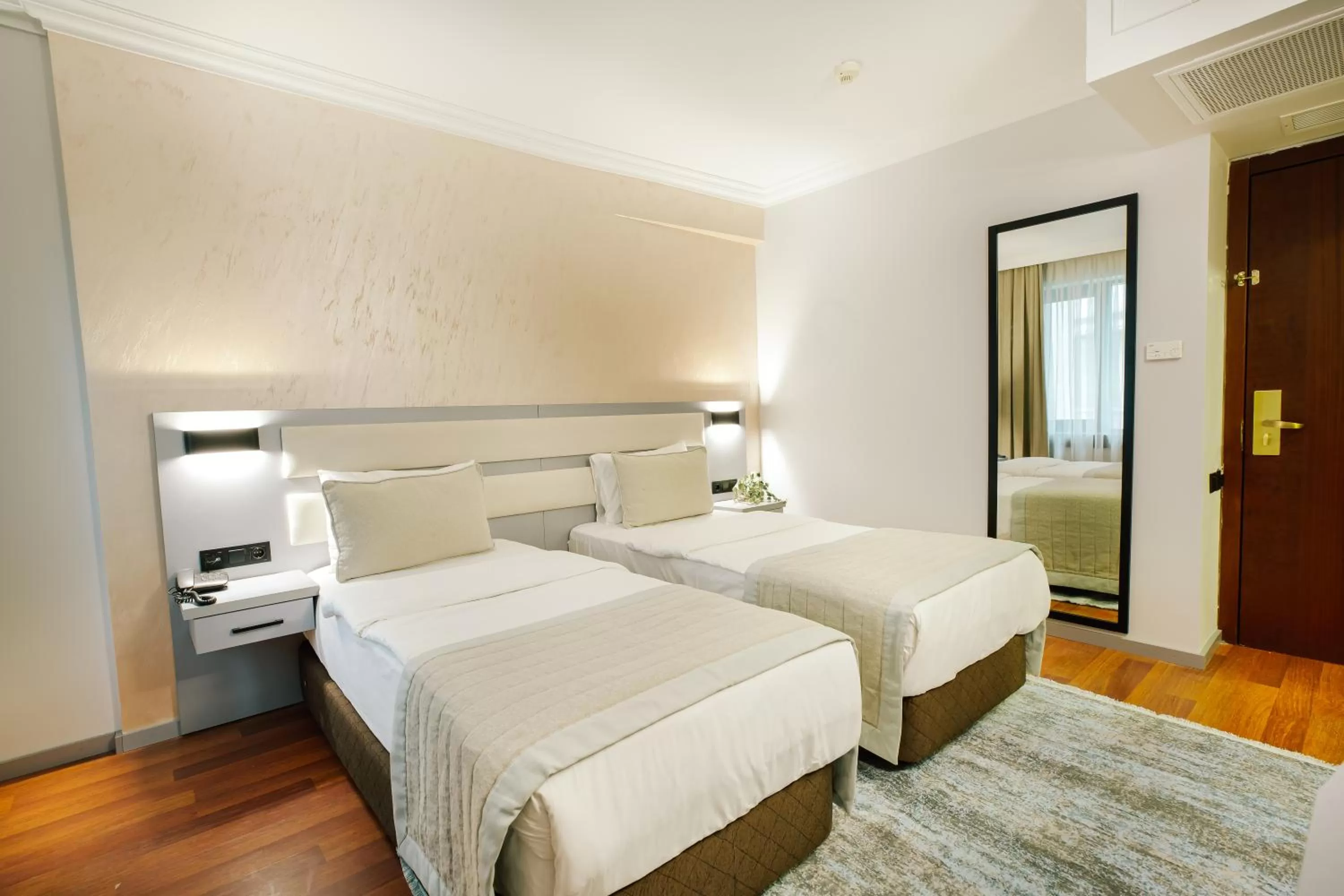 Bedroom, Bed in Marble Hotel