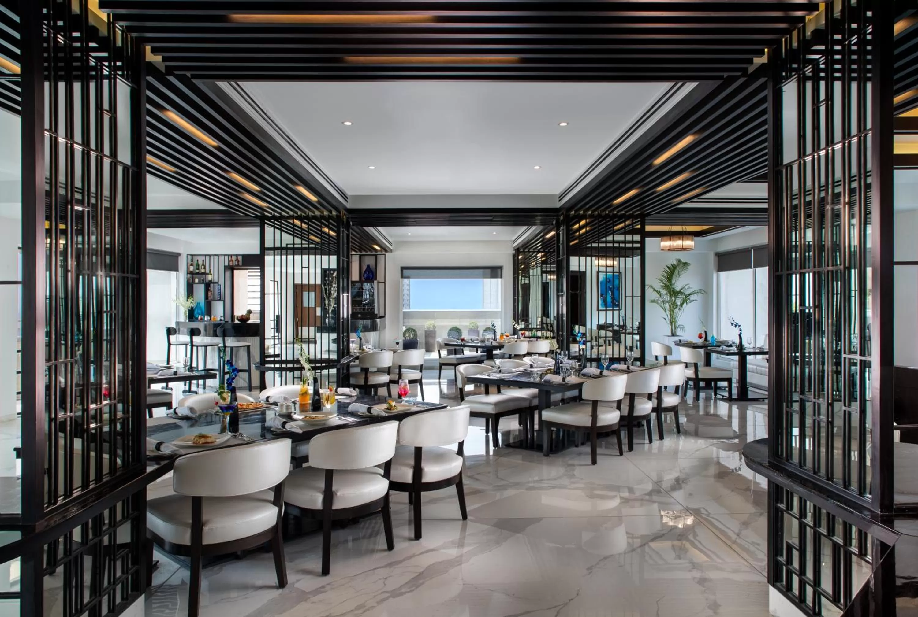 Restaurant/places to eat in Sandal Suites by Lemon Tree Hotels