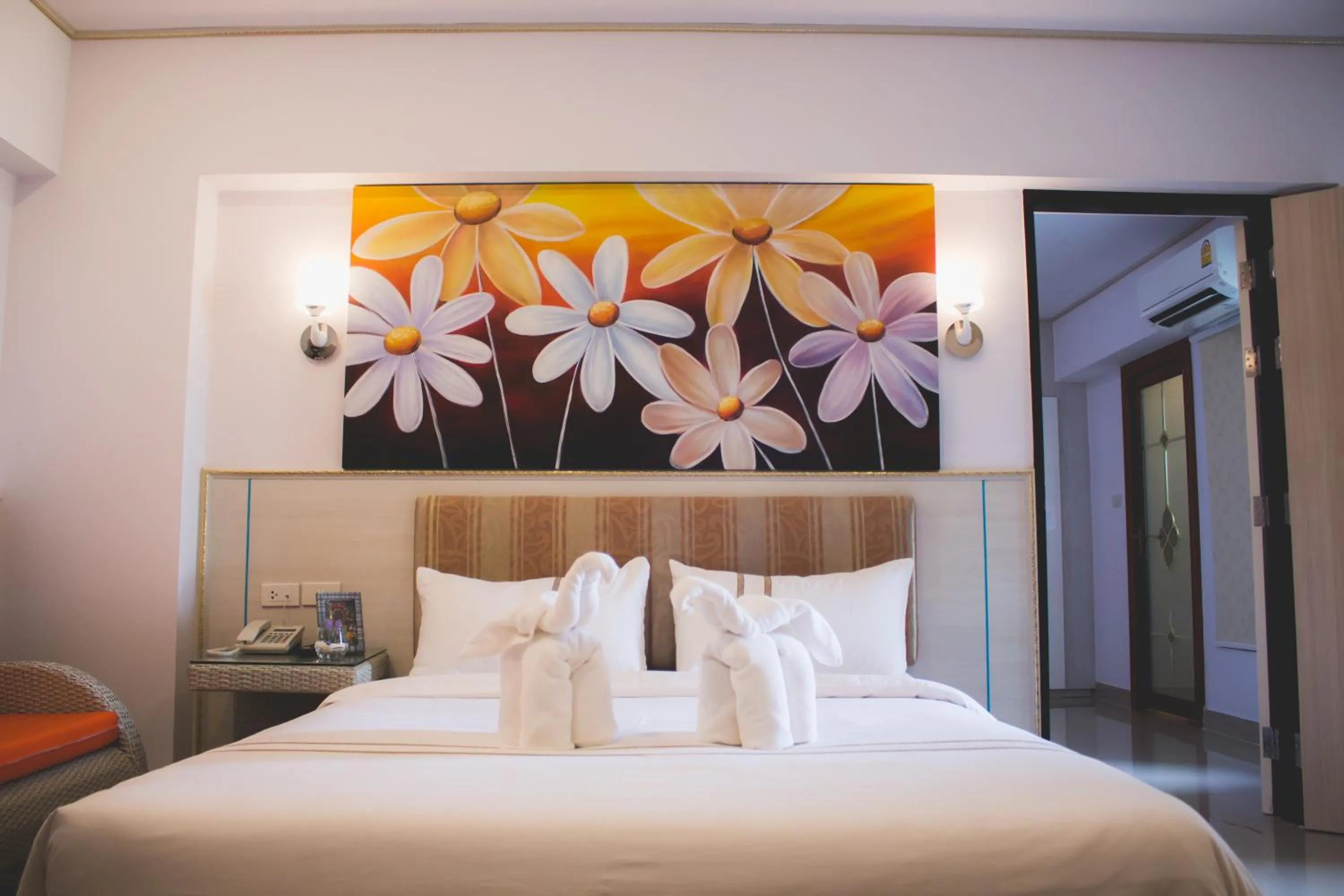 Photo of the whole room, Bed in Maverick Ratchada Hotel