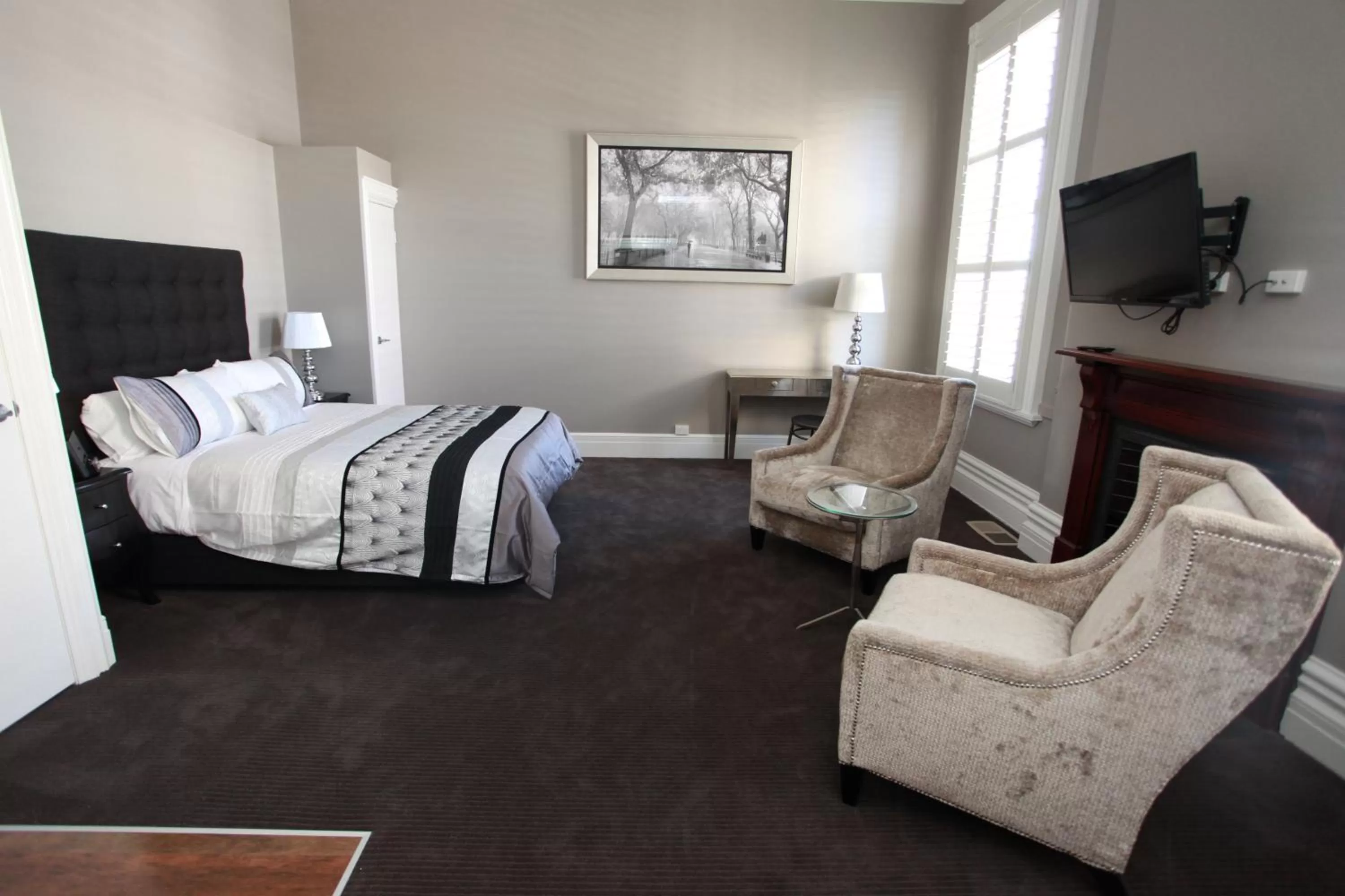 Bedroom, TV/Entertainment Center in Ballarat Premier Apartments