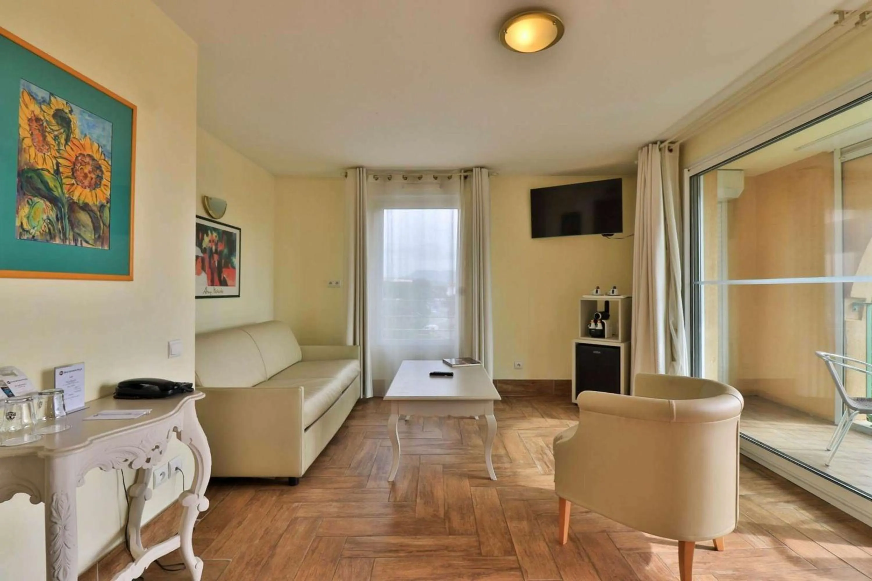 One Bedroom King Suite in Soleil et Jardin