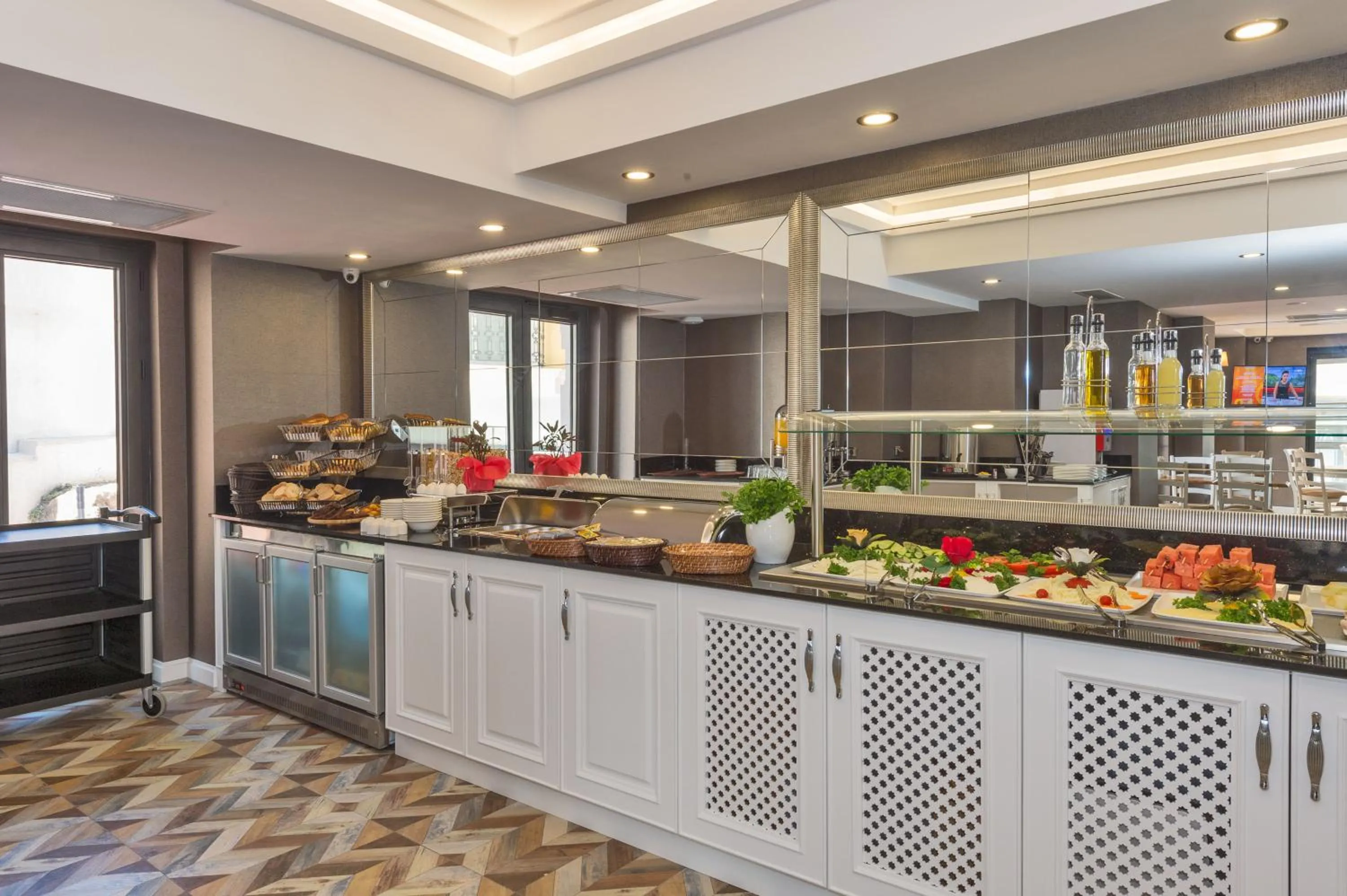 Food and drinks in Hanna Hotel