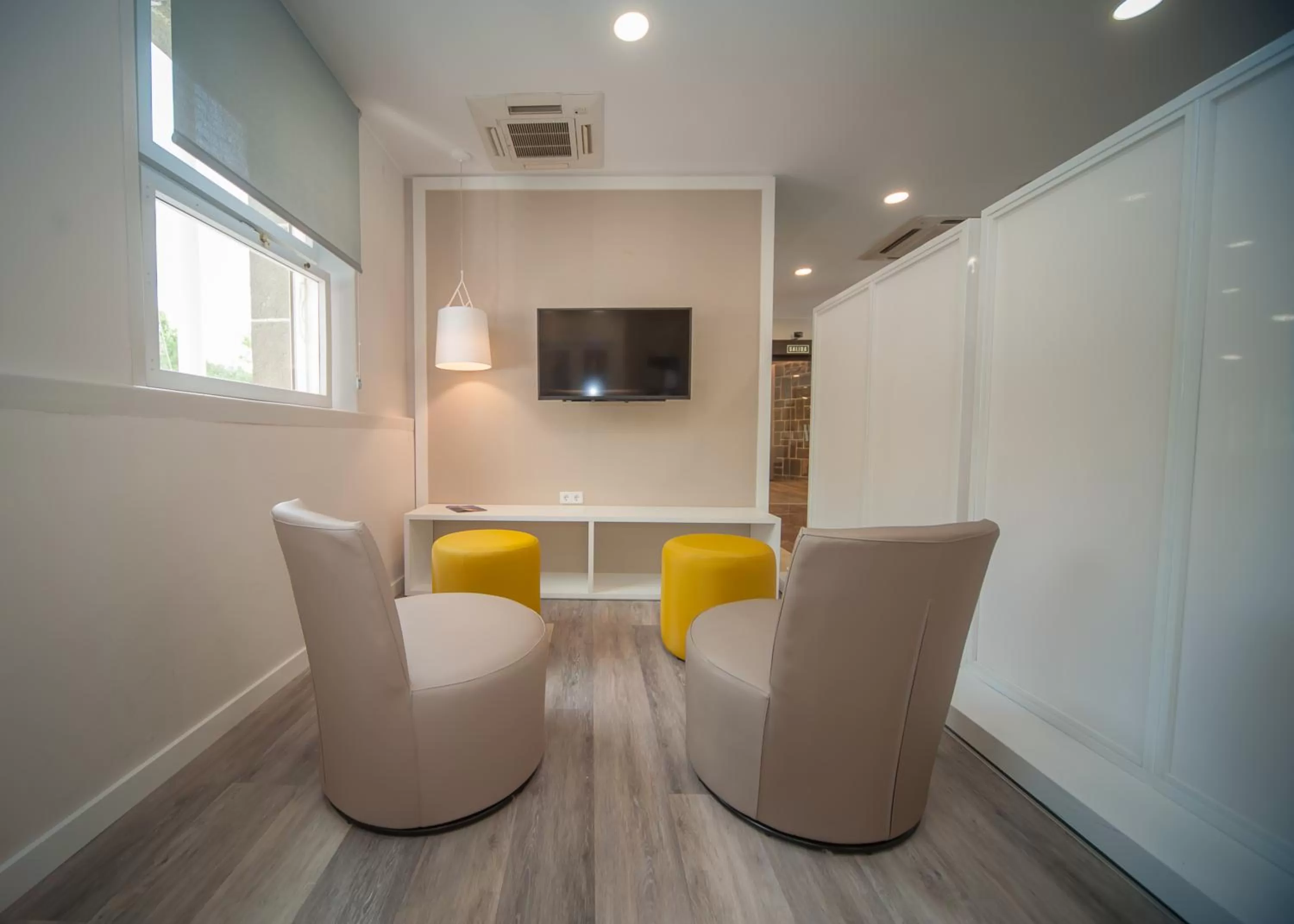 Lounge or bar in Gran Hotel de Jaca