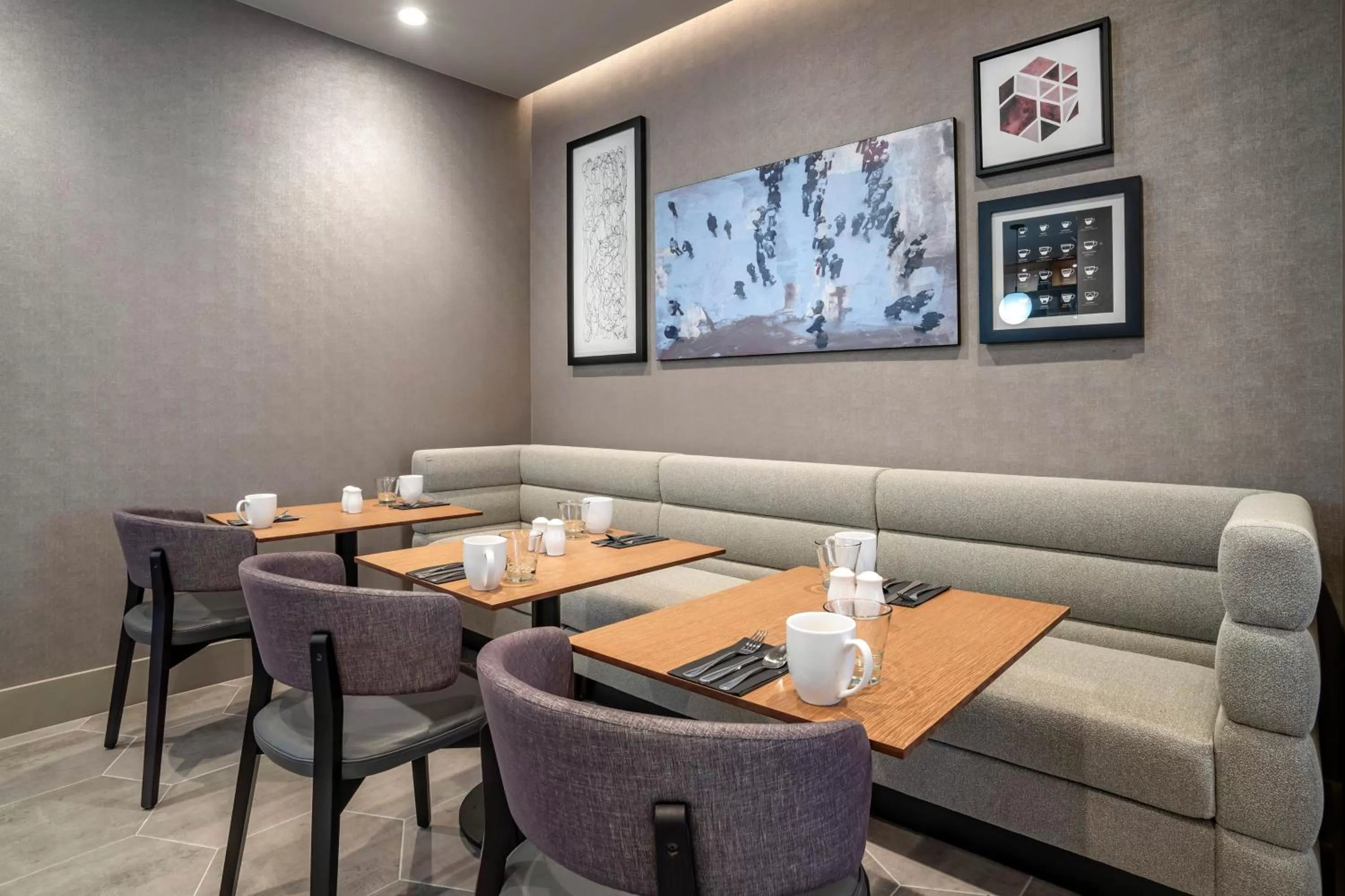 Lounge or bar in Sheraton Suites Wilmington Downtown