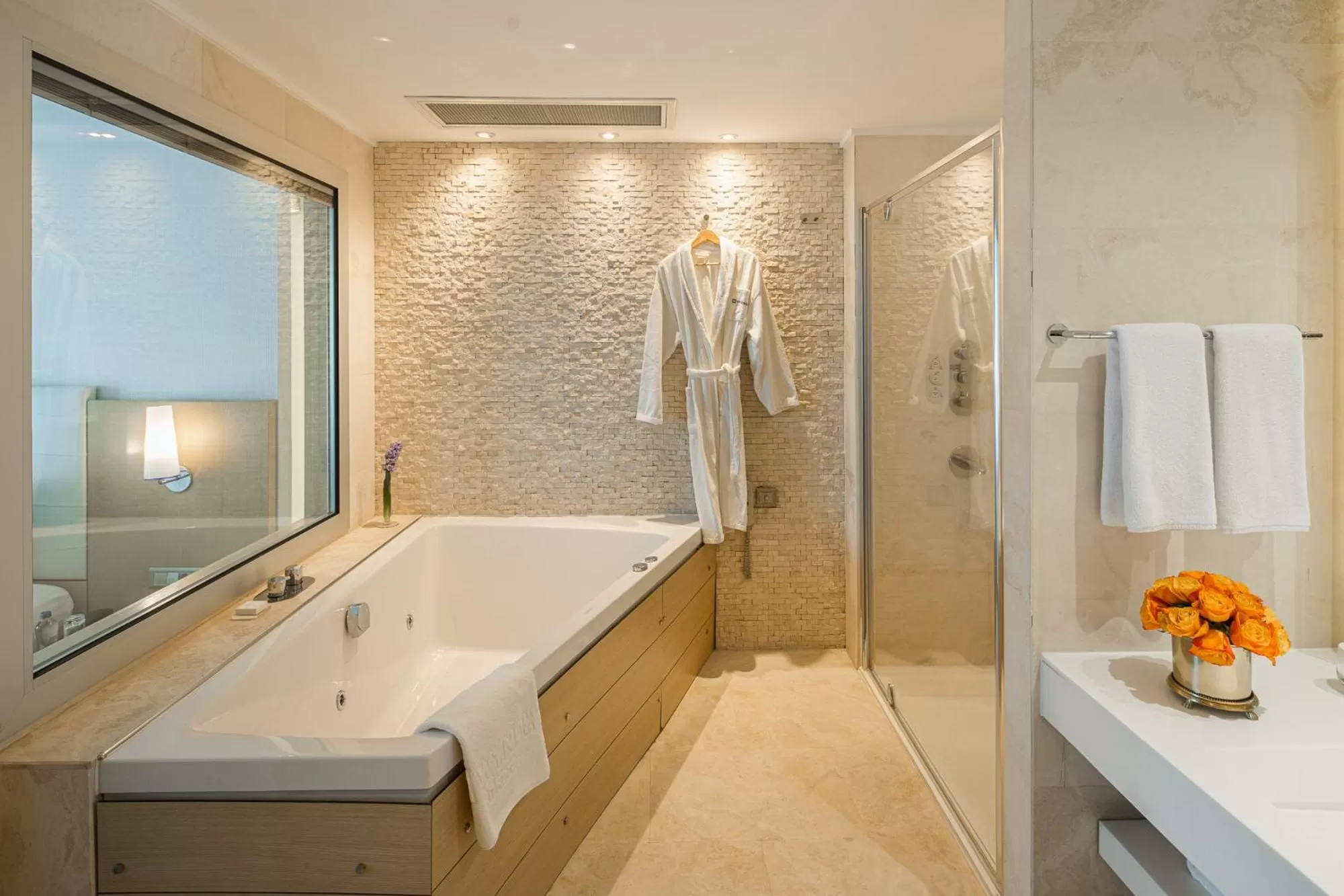 Shower in Wyndham Ankara