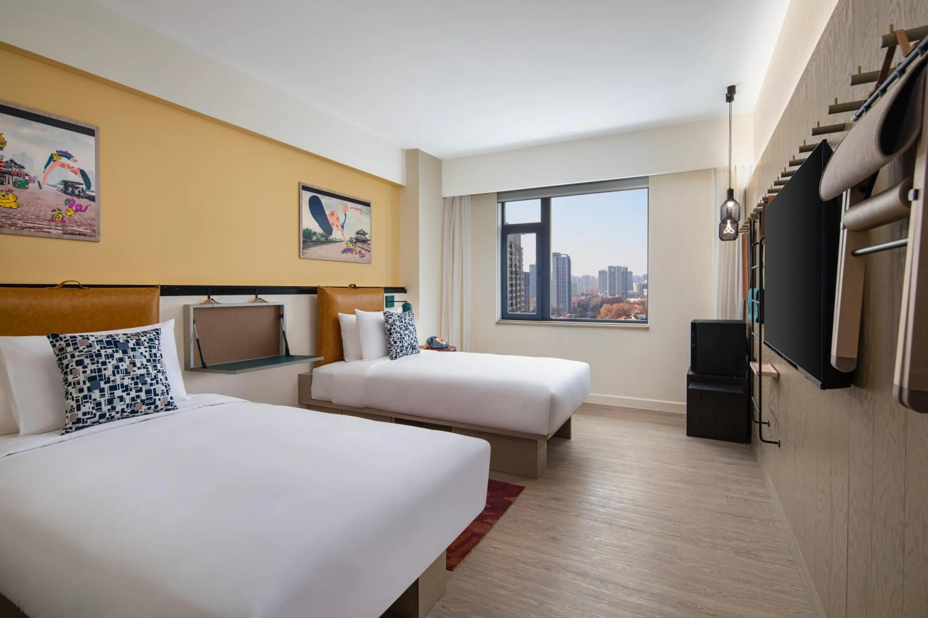 Photo of the whole room, Bed in Moxy Xi'an Beilin