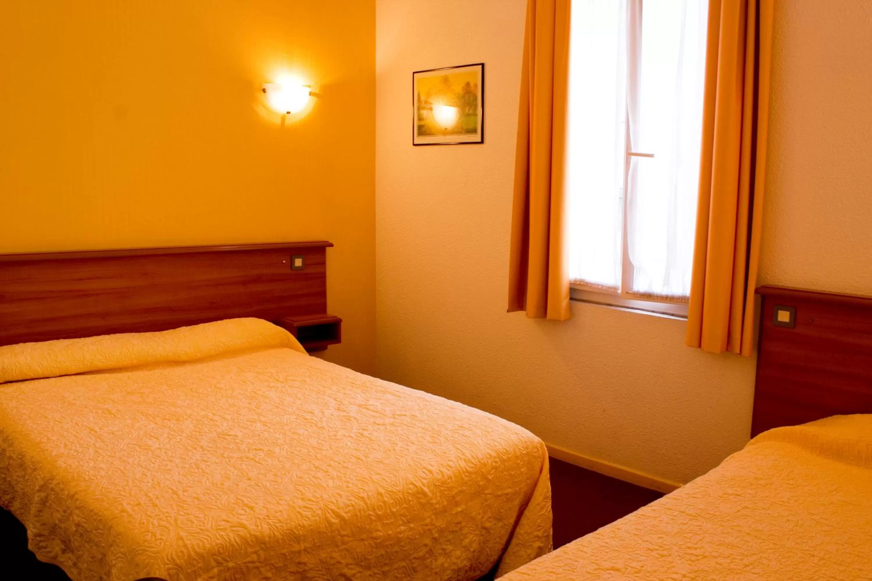 Bed in Hotel de L'Opéra