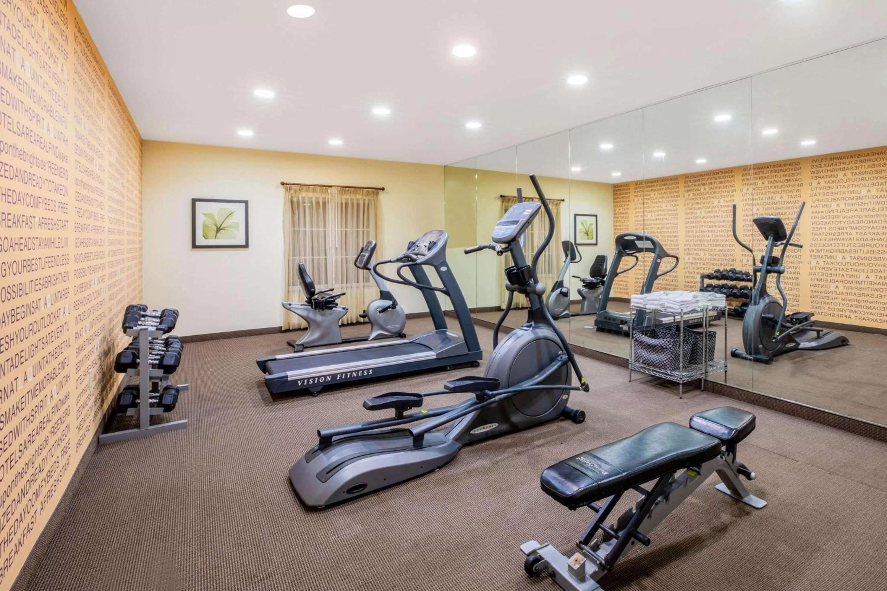Fitness centre/facilities in La Quinta by Wyndham Floresville