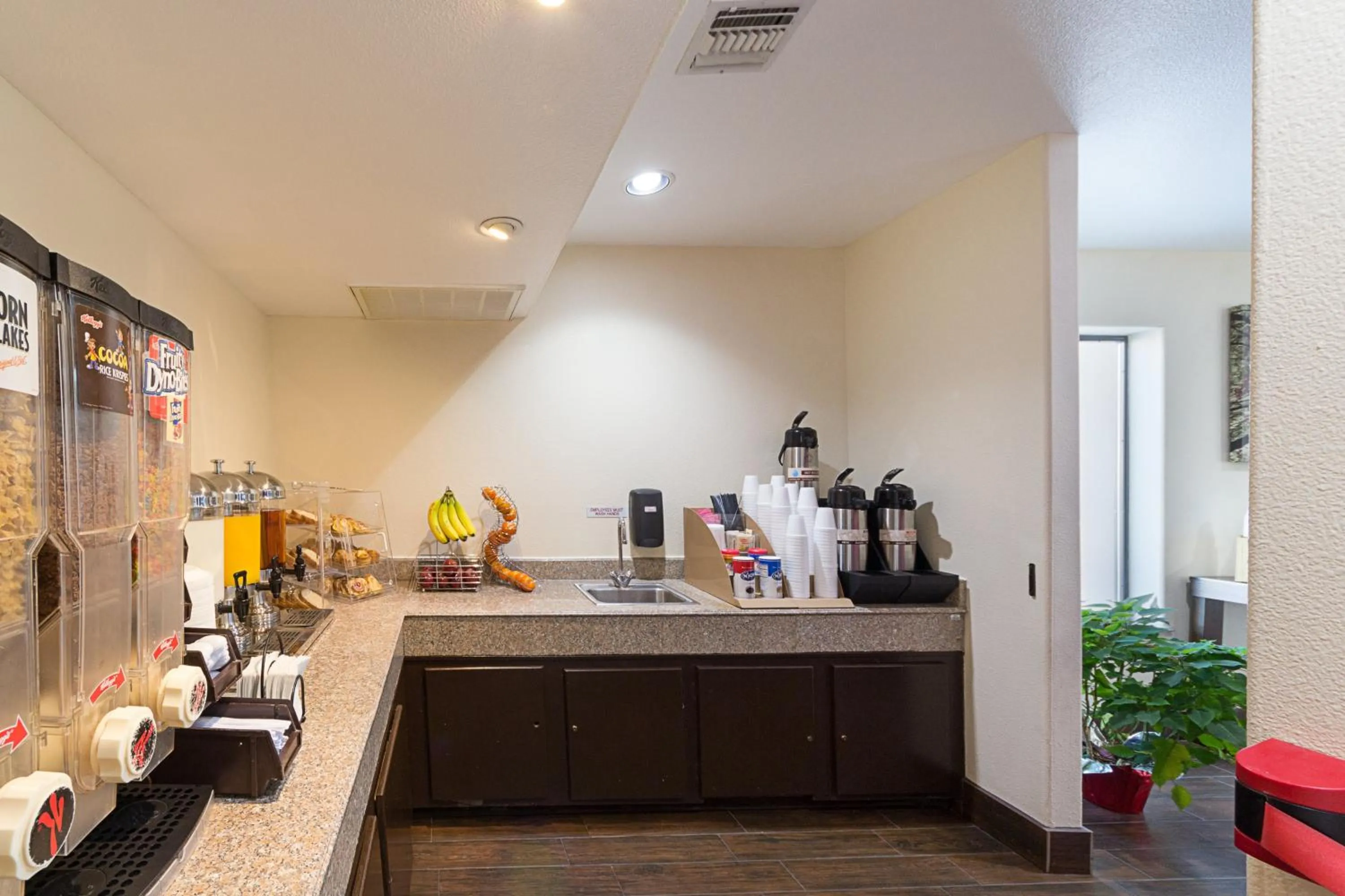 Continental breakfast in Super 8 by Wyndham New Braunfels I-35