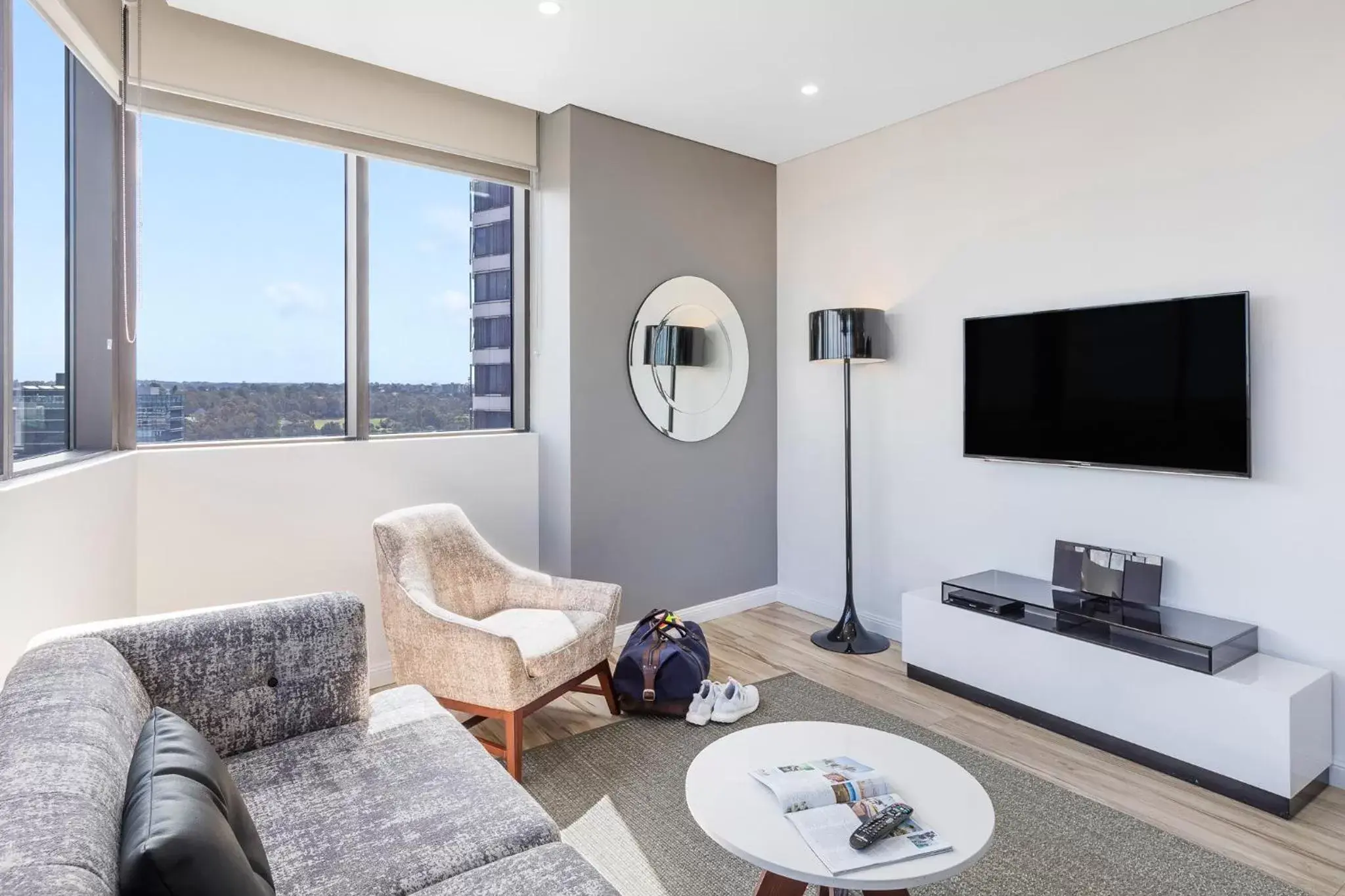 One-Bedroom Suite in Meriton Suites Church Street, Parramatta One-Bedroom Suite in Meriton Suites Church Street, Parramatta