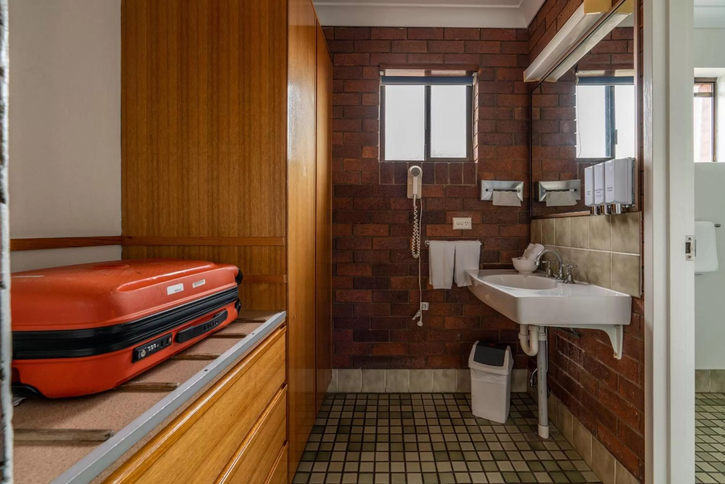 Country Pathfinder Motor Inn