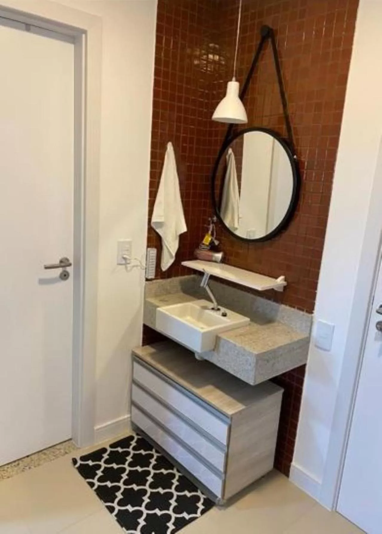 Bathroom in Apartamento no Golden Lake - pé na areia, agua de côco e cervejinha