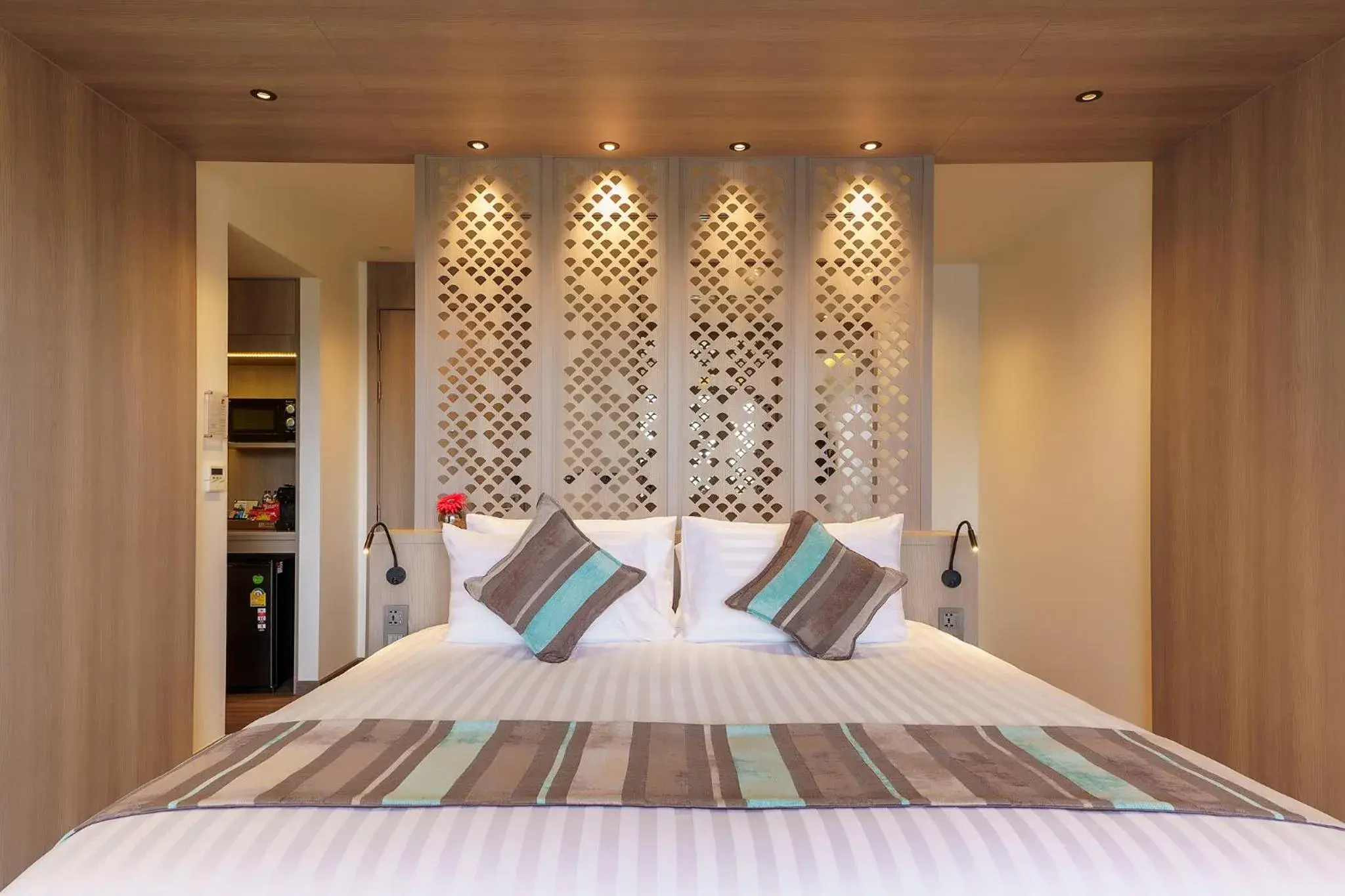 Jacuzzi Suite Queen New Building in Fifth Pattaya Jomtien By Shiwalai Int Jacuzzi Suite Queen New Building in Fifth Pattaya Jomtien By Shiwalai Int