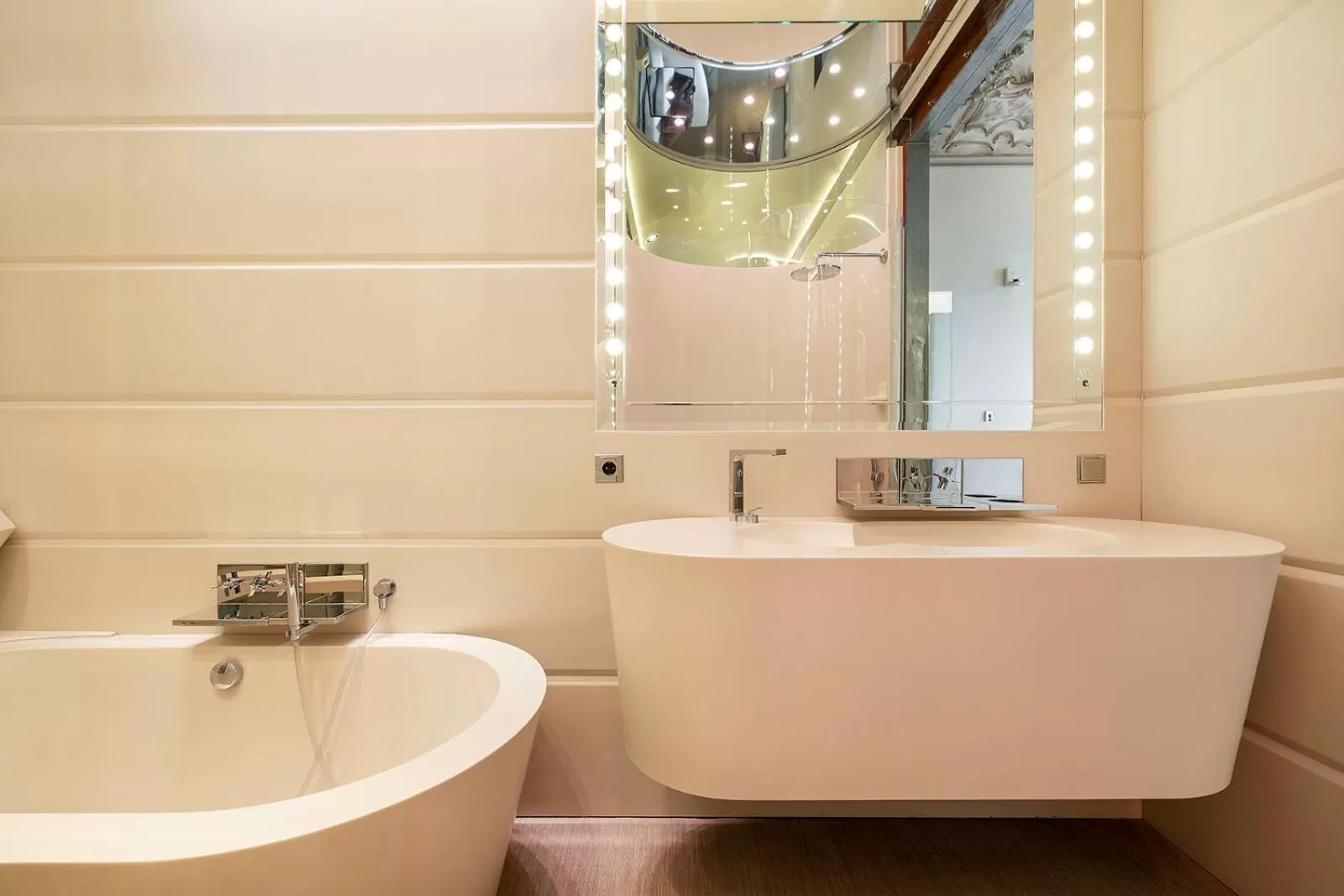 El Palauet Modernist Suites Barcelona