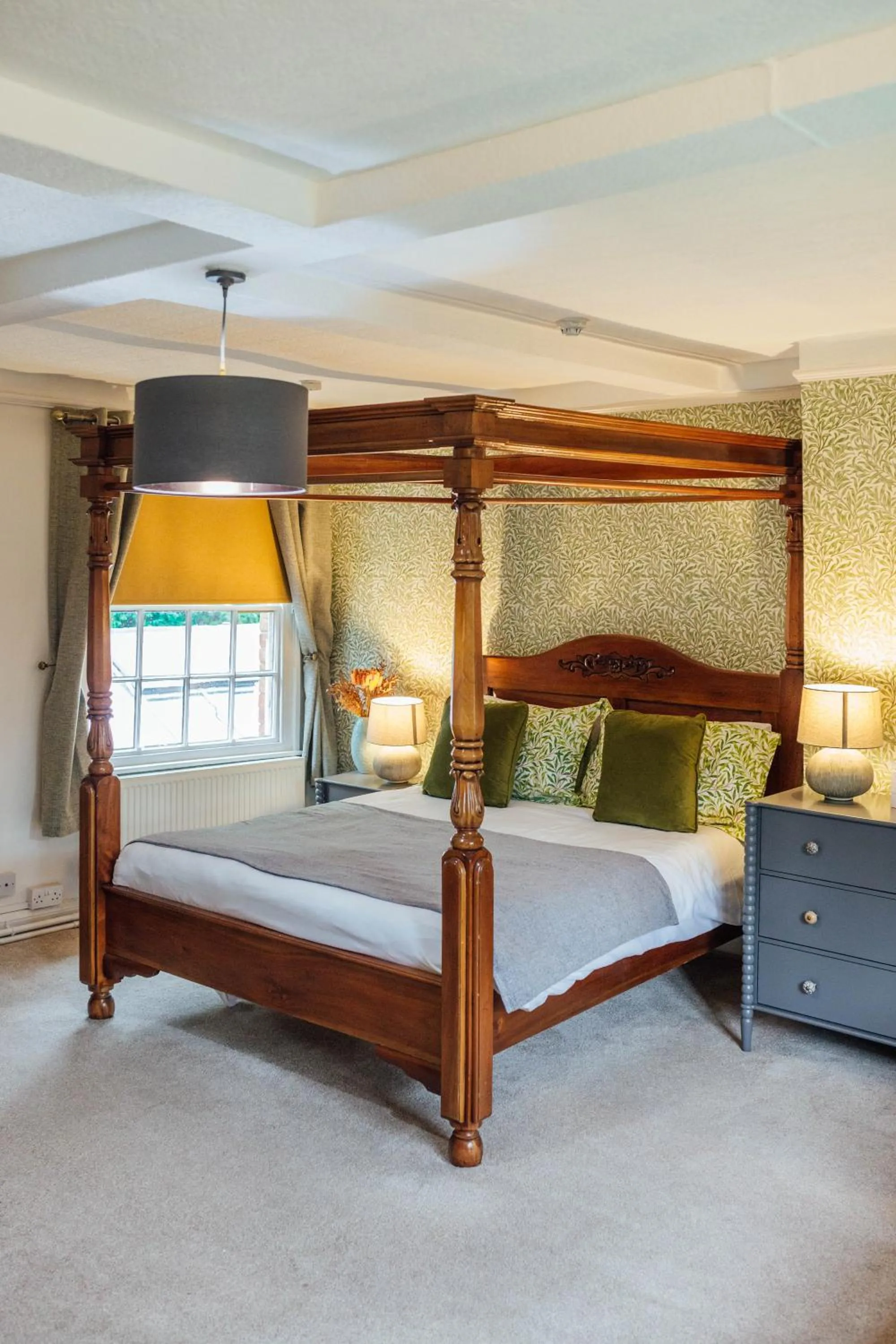 Bed in Old Rectory House, Redditch