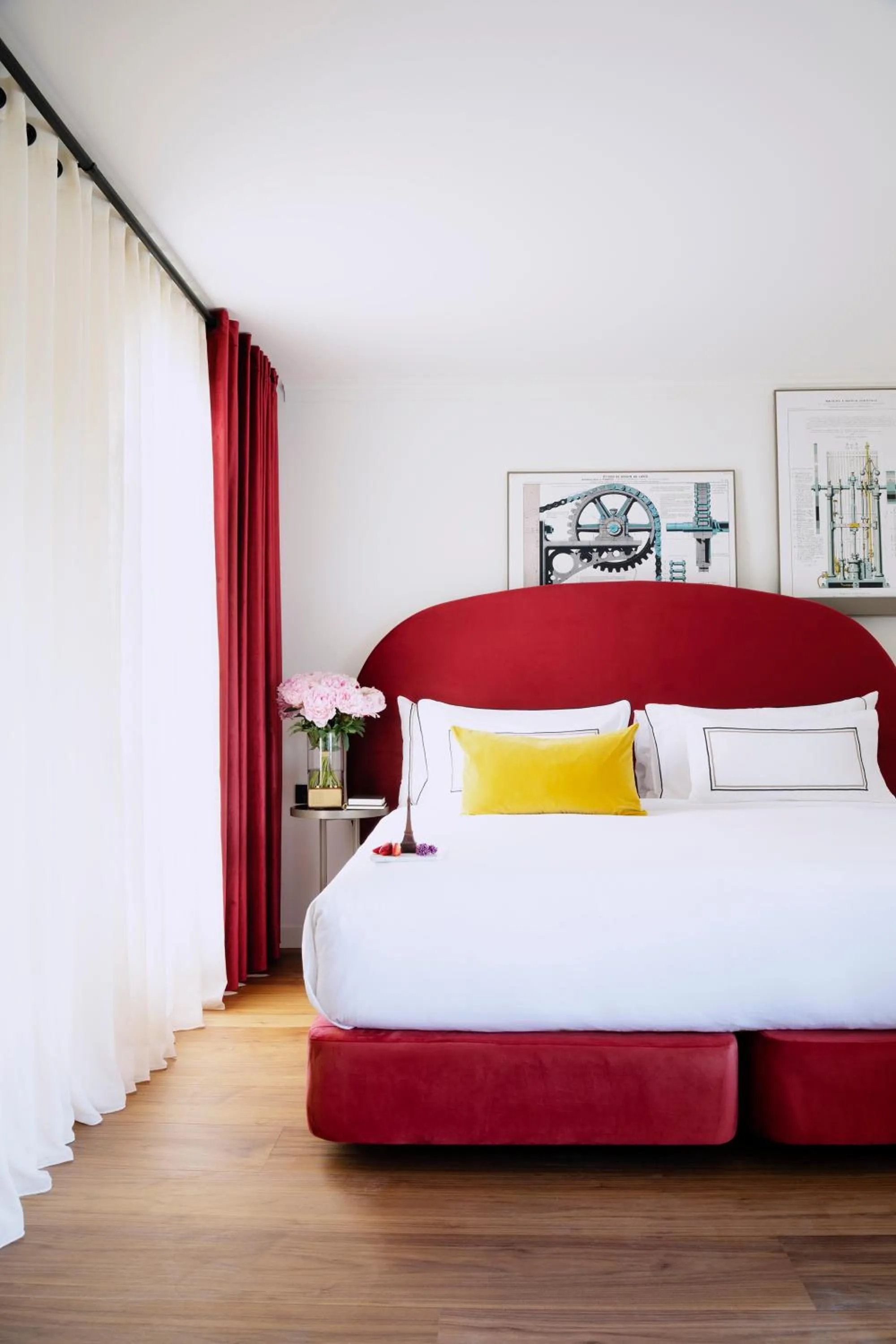 View (from property/room), Bed in Villa Marquis a Member of Melia Collection Tour Eiffel