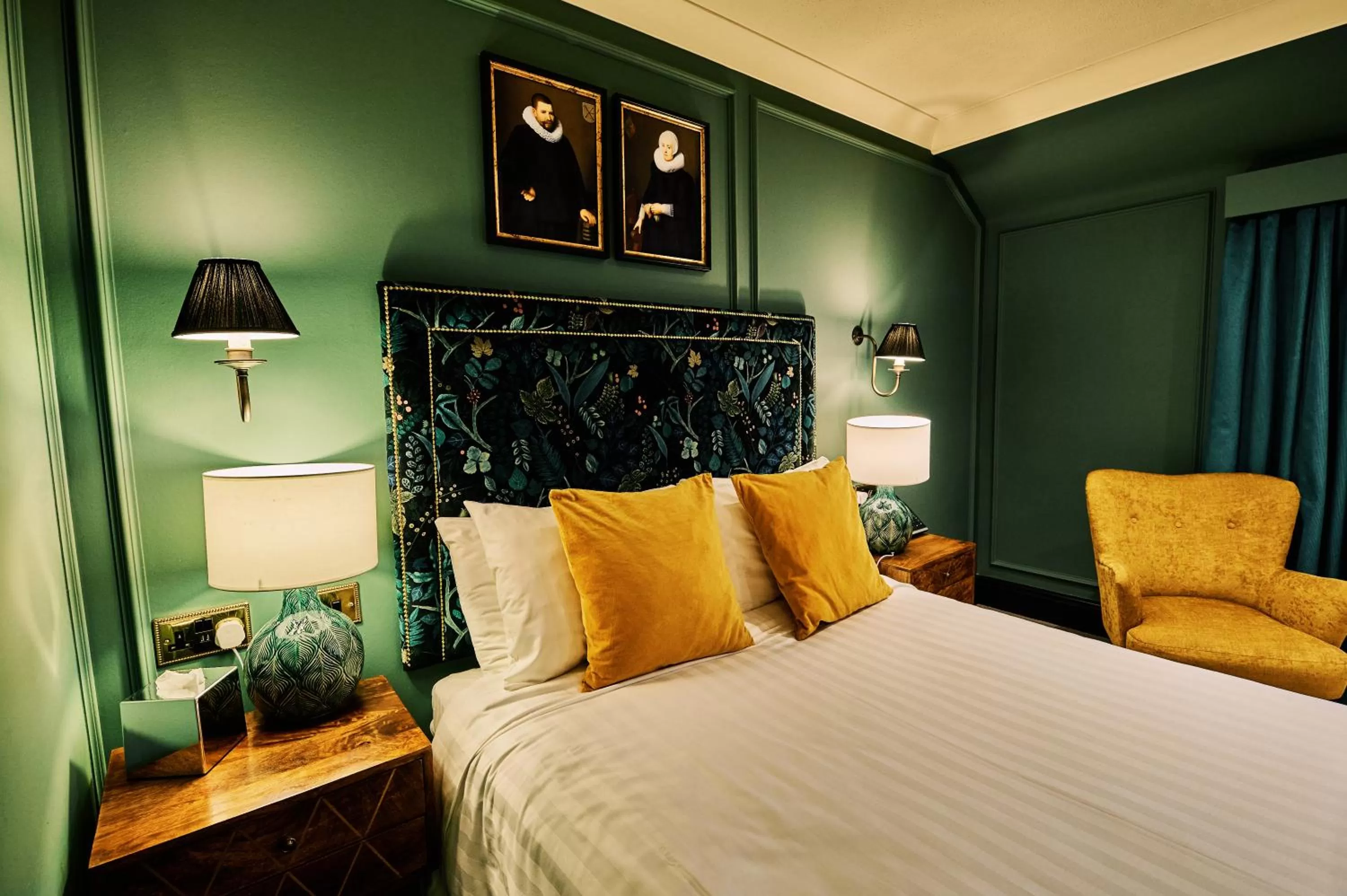 Bedroom, Bed in Bedford Swan Hotel and Thermal Spa