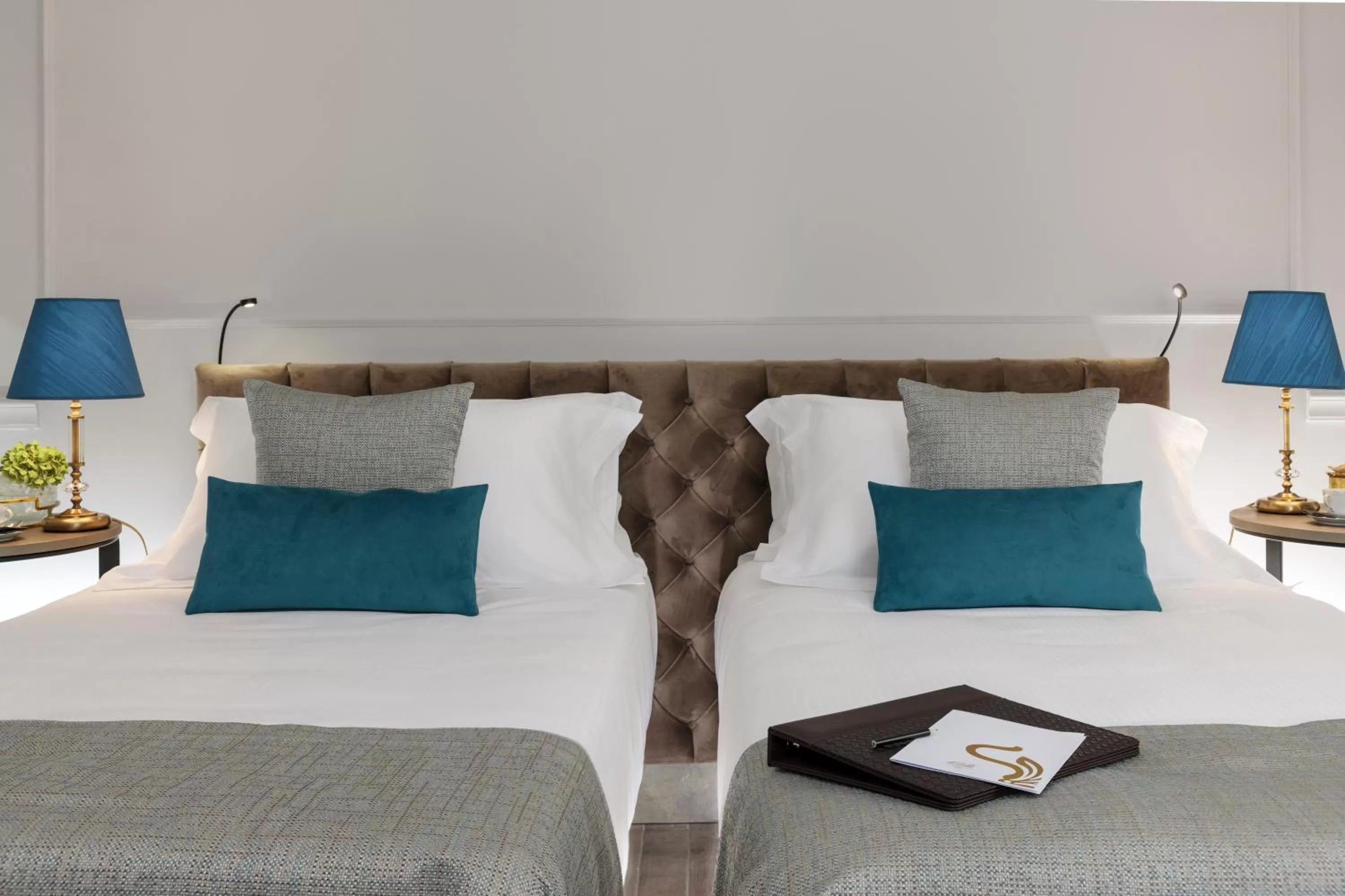 Bedroom, Bed in Hotel La Ville Rome