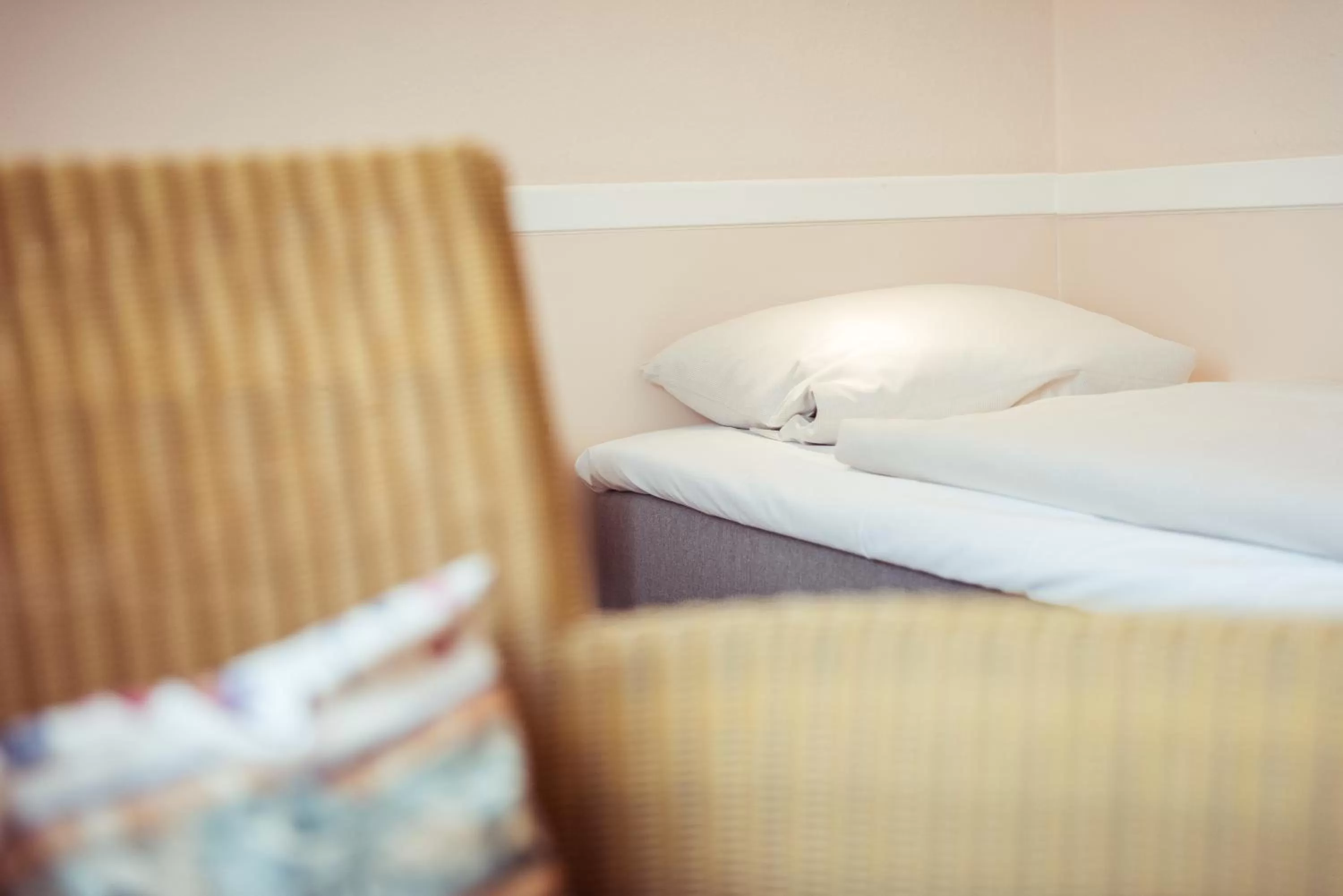 Photo of the whole room, Bed in Schäfers Hotel, Self-Check-in, Cafe und Bäcker am Hotel