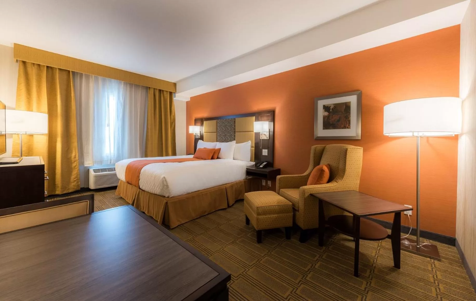 Photo of the whole room, Bed in Best Western Plus Chateau Fort St. John