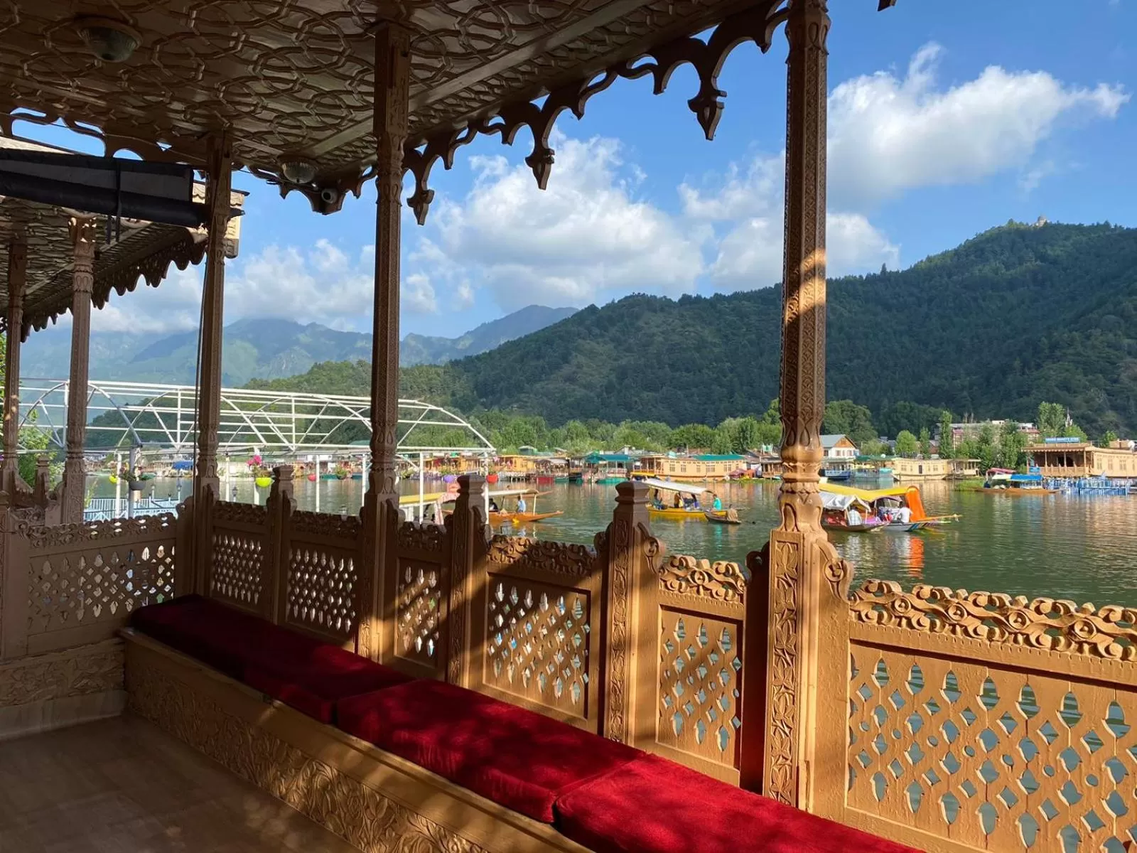 Day, Mountain View in Nazneen Group Of Houseboats