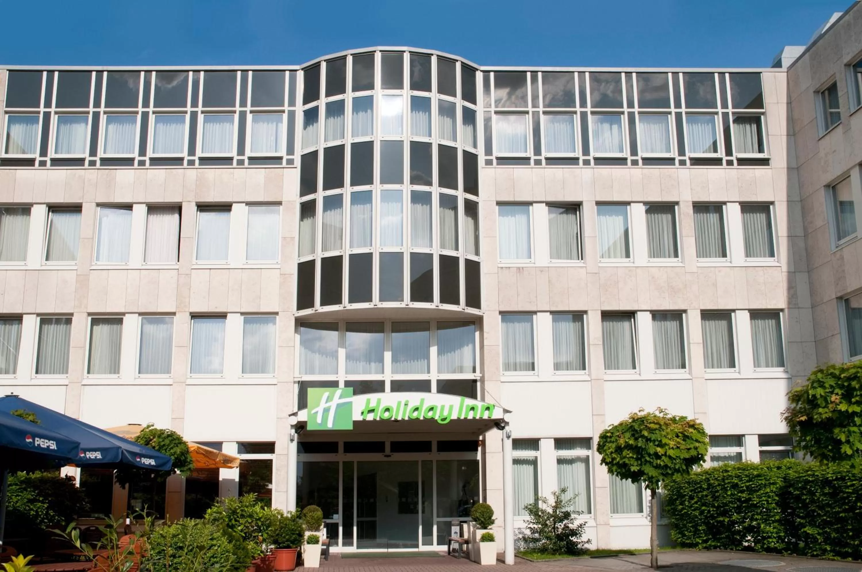 Property building in Holiday Inn Frankfurt Airport - Neu-Isenburg by IHG