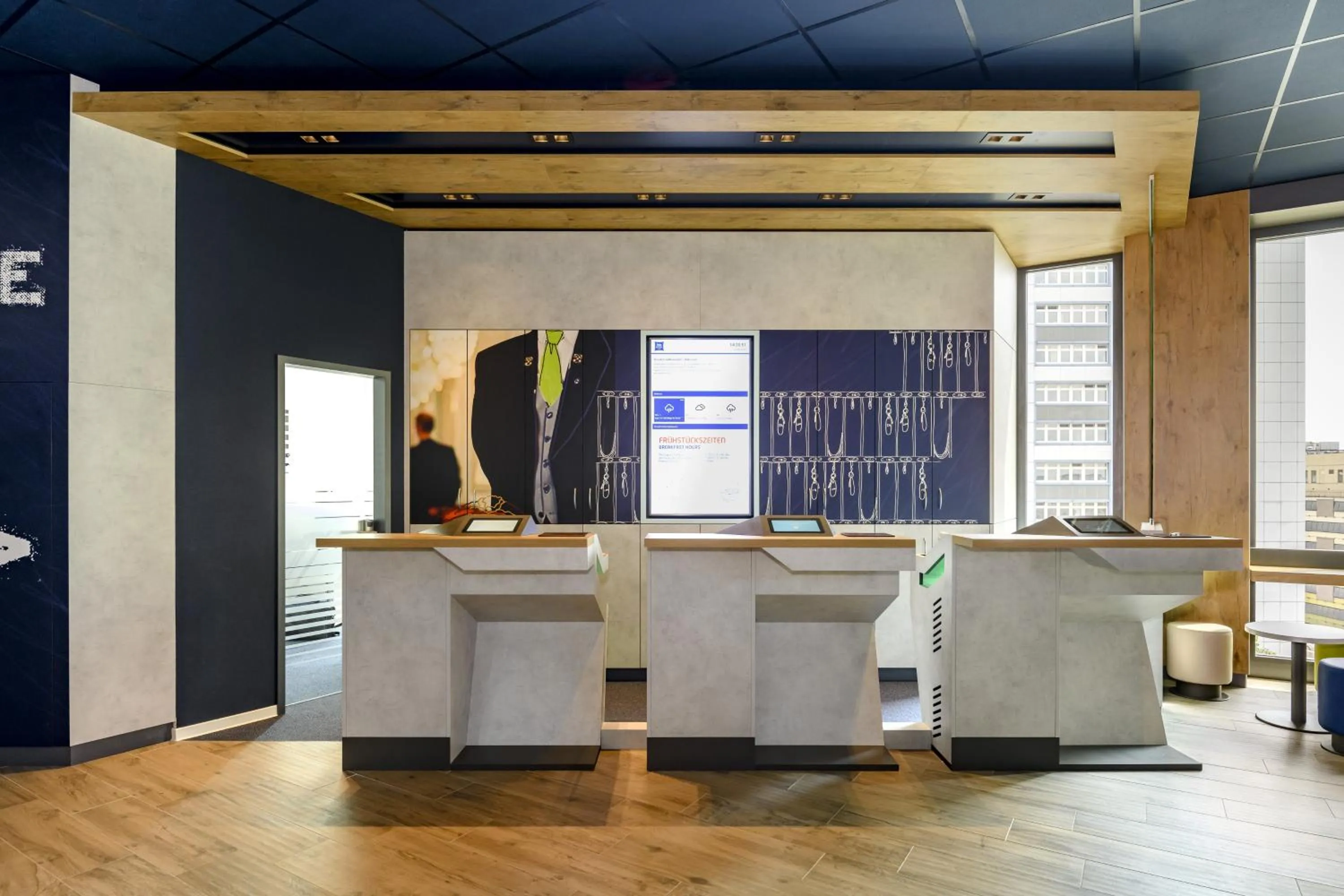 Lobby or reception in ibis budget Bremen City Center