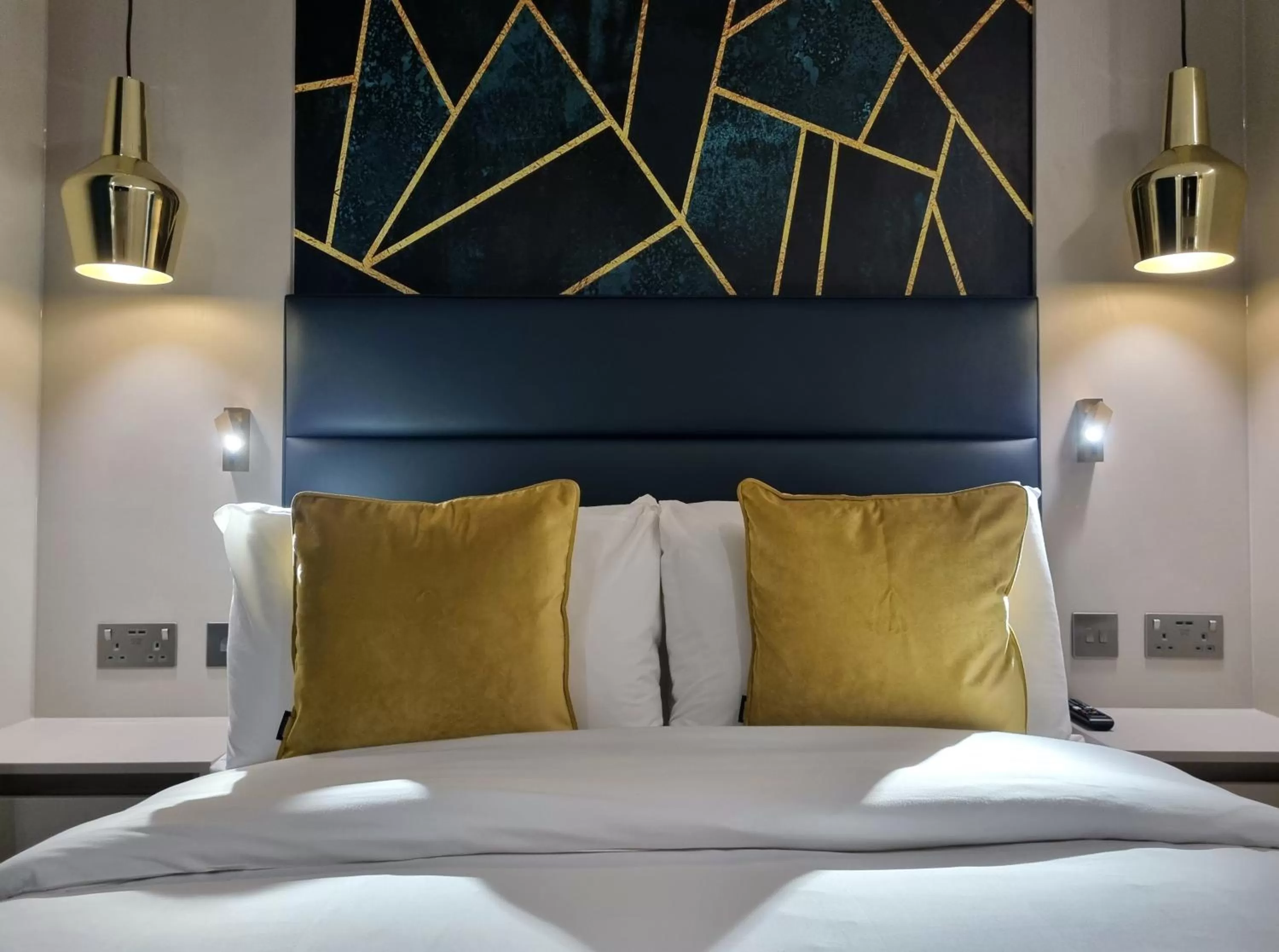 Bedroom, Bed in NOX Kensington Gardens