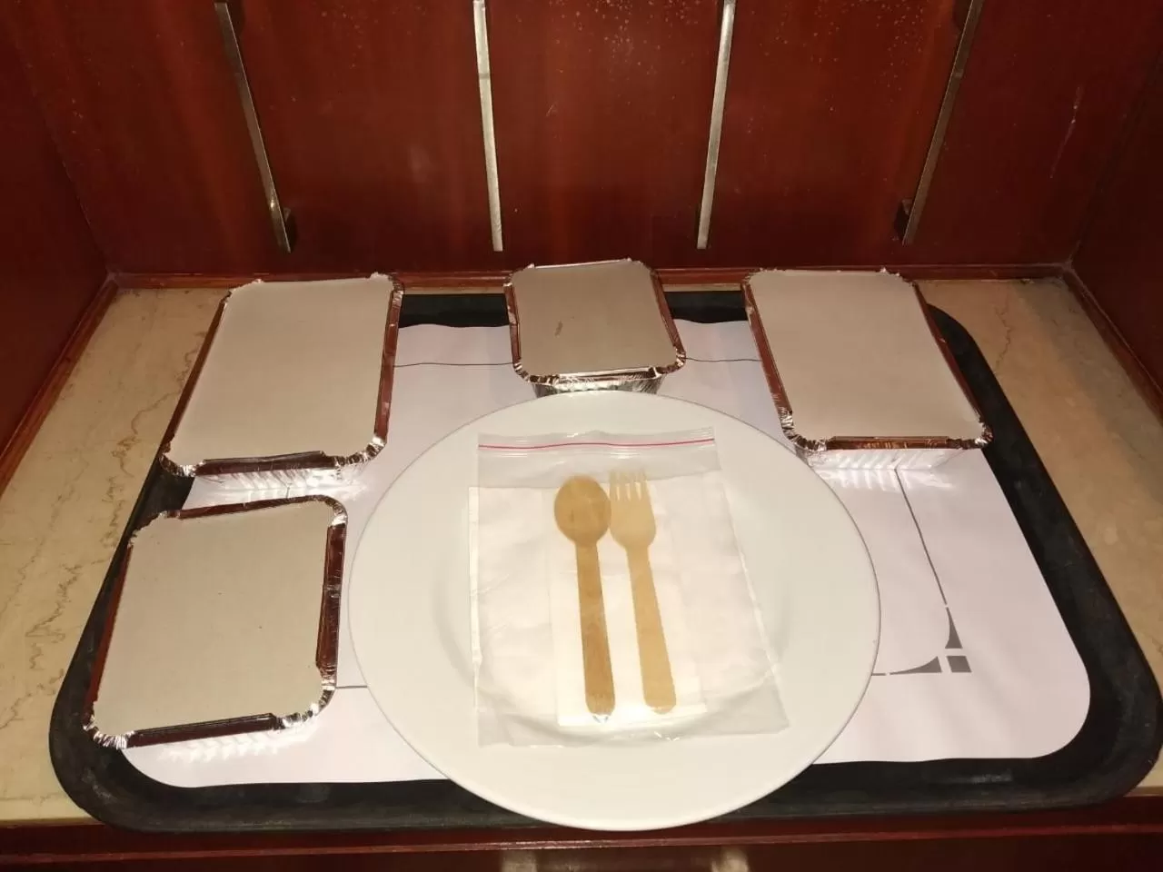 Food and drinks in Hampshire Plaza