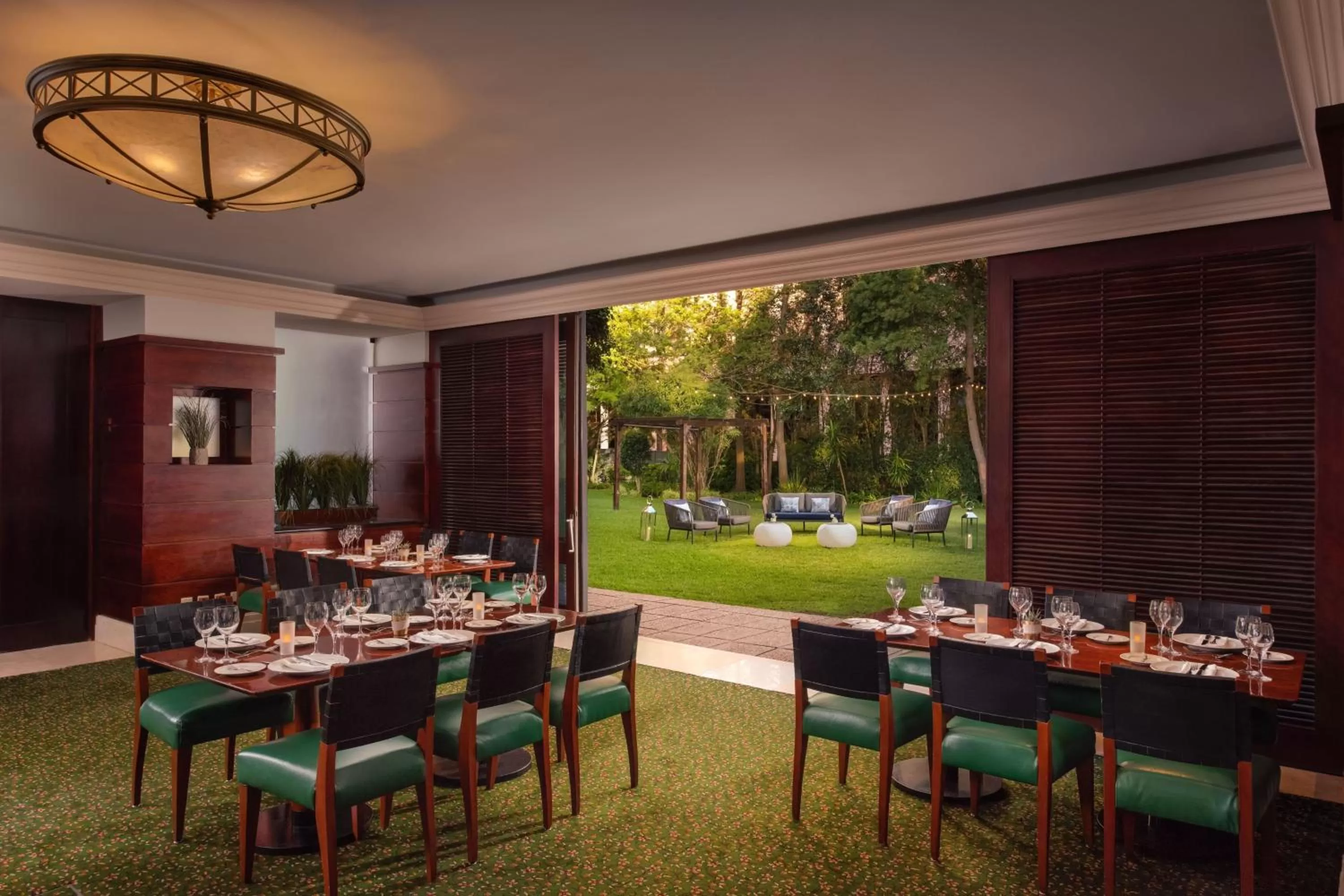 Restaurant/places to eat in Lisbon Marriott Hotel