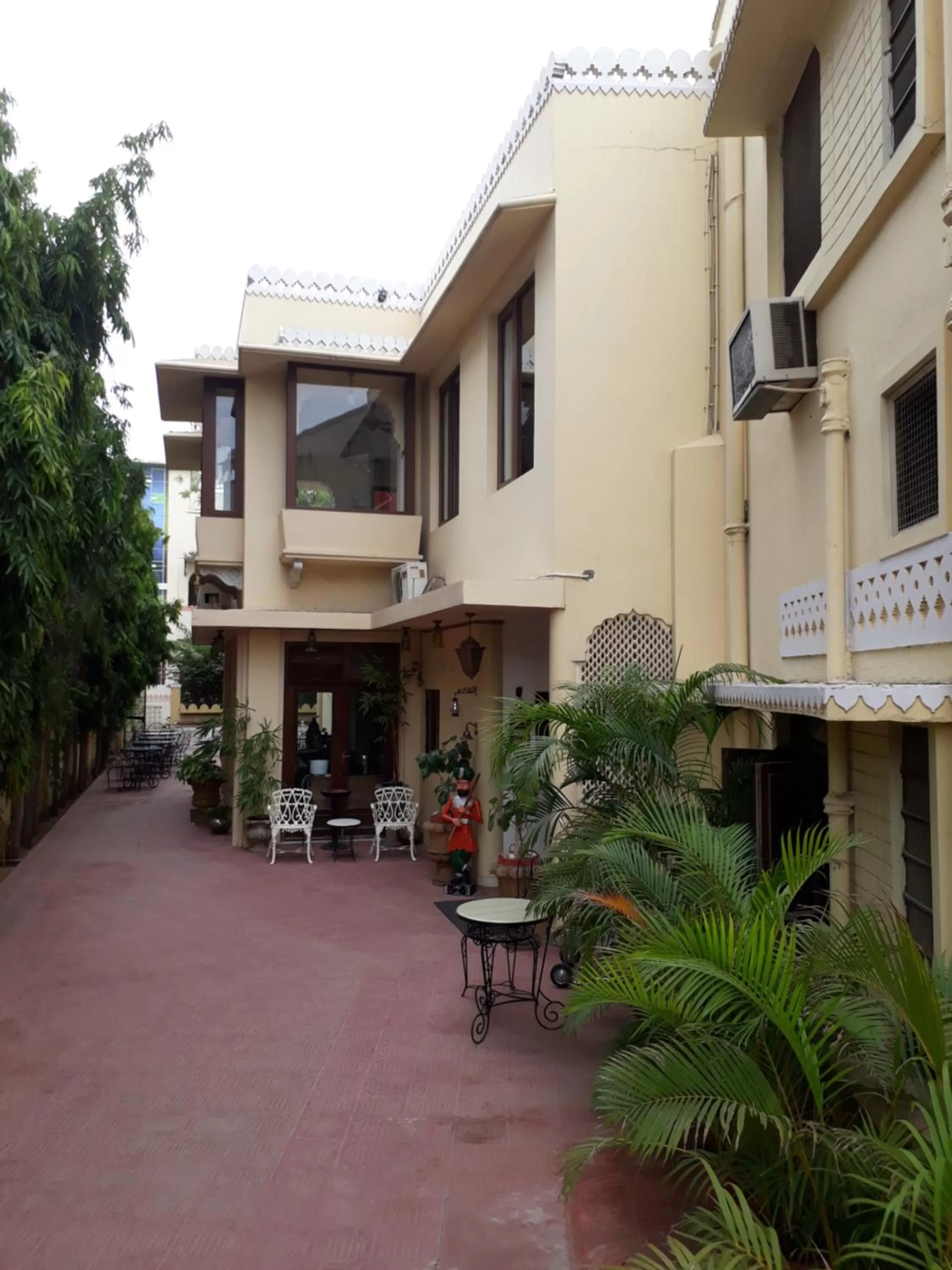 Facade/entrance in Dera Rawatsar - Heritage Hotel
