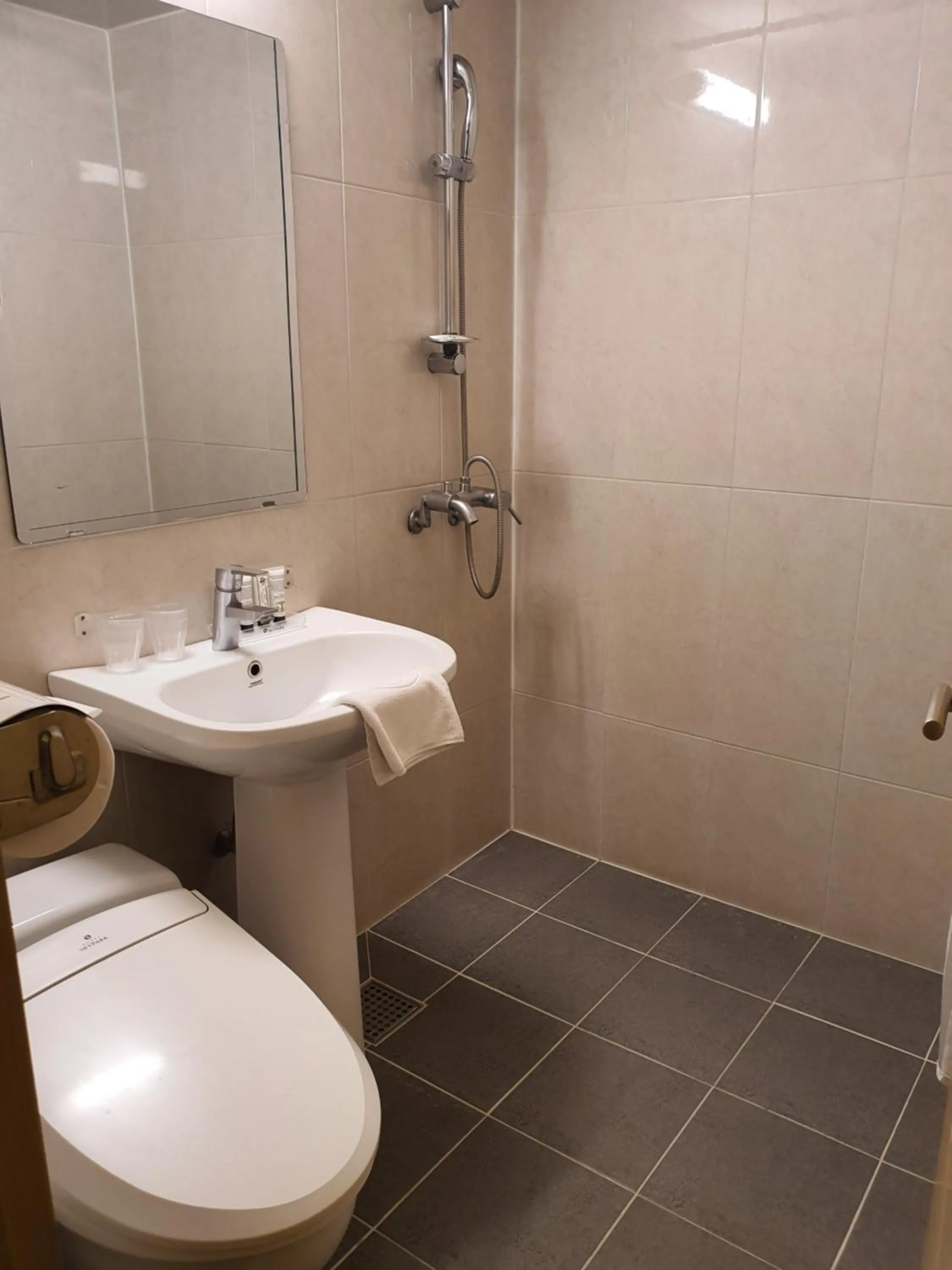 Bathroom in Hotel Skypark Jeju 1 Newly renovated