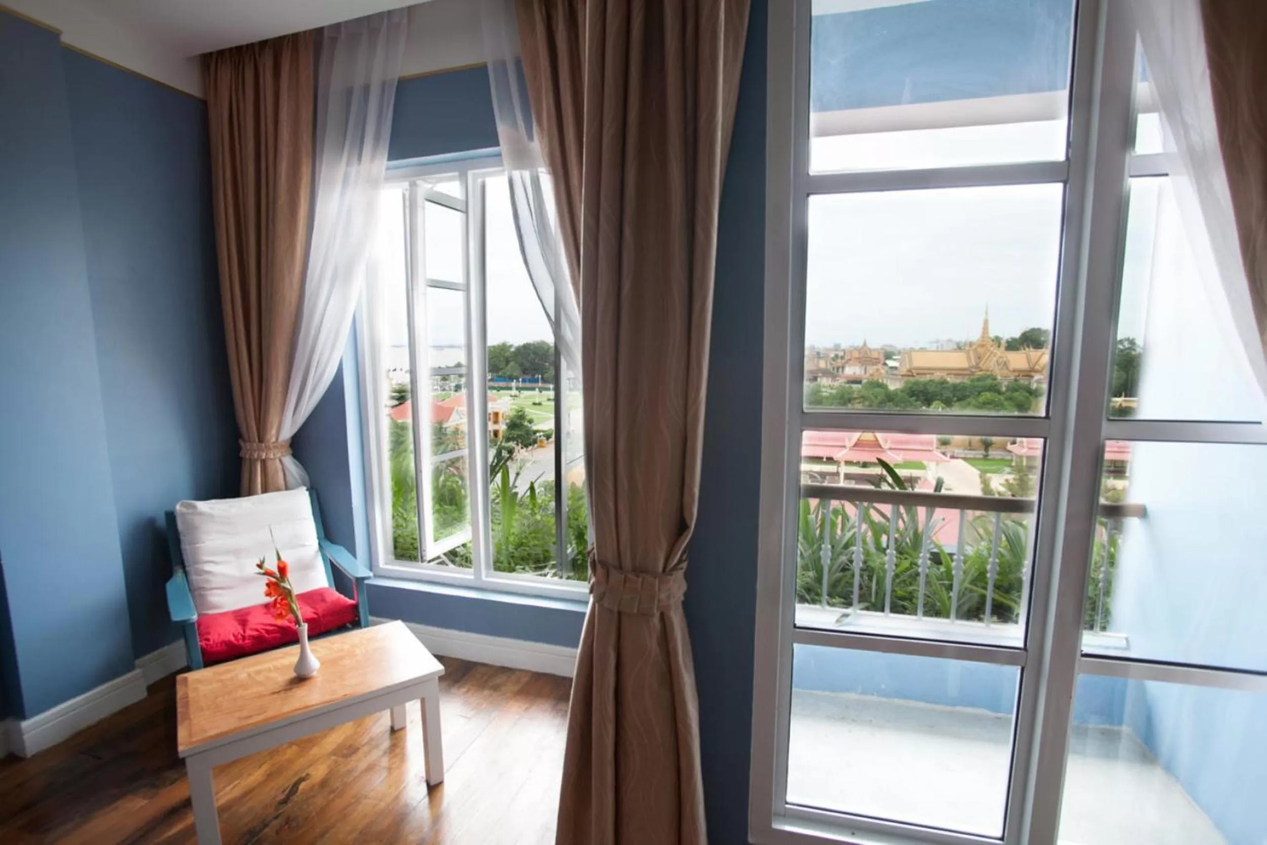 Balcony/Terrace in The Frangipani Royal Palace Hotel