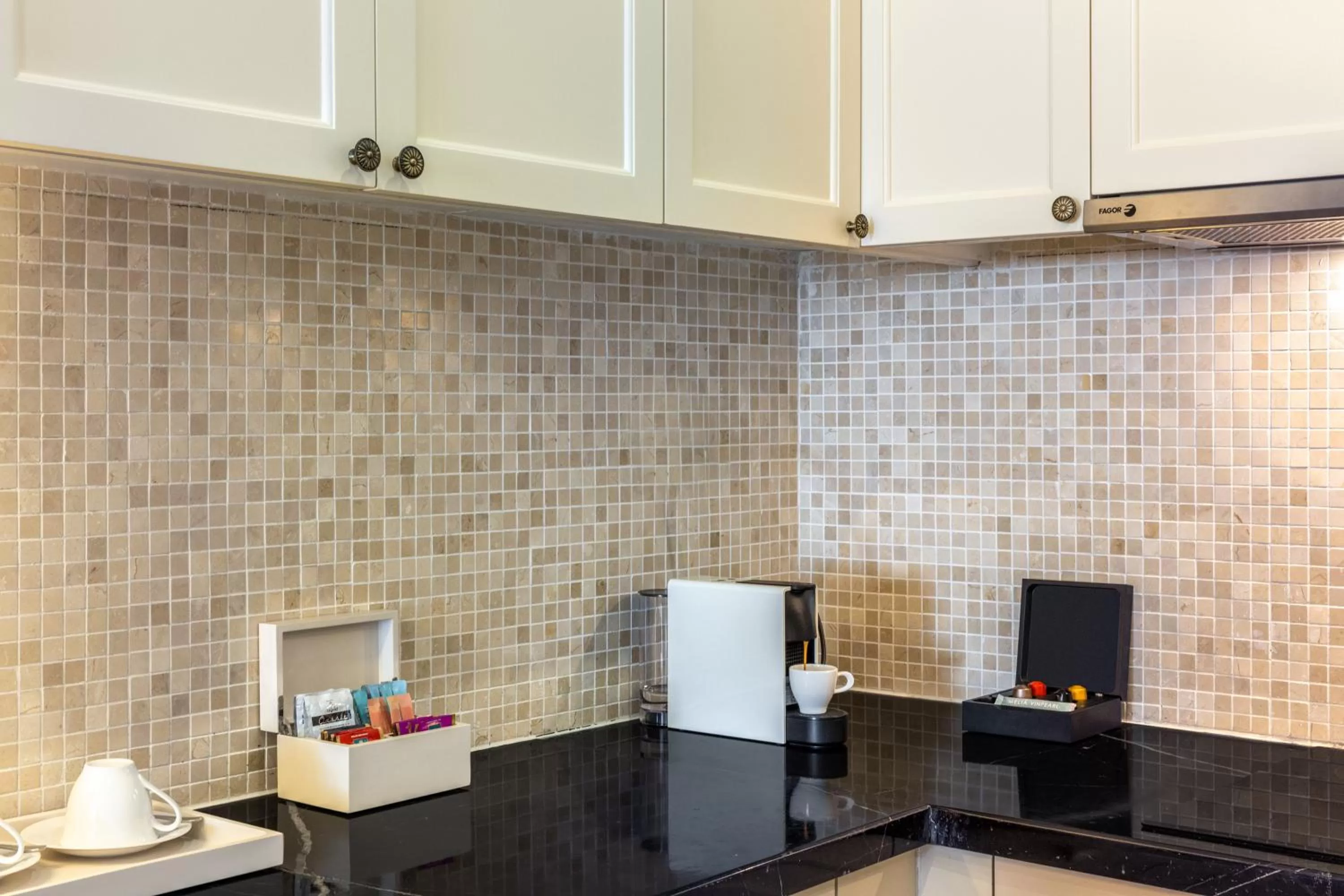 Coffee/tea facilities in Meliá Vinpearl Cam Ranh Beach Resort