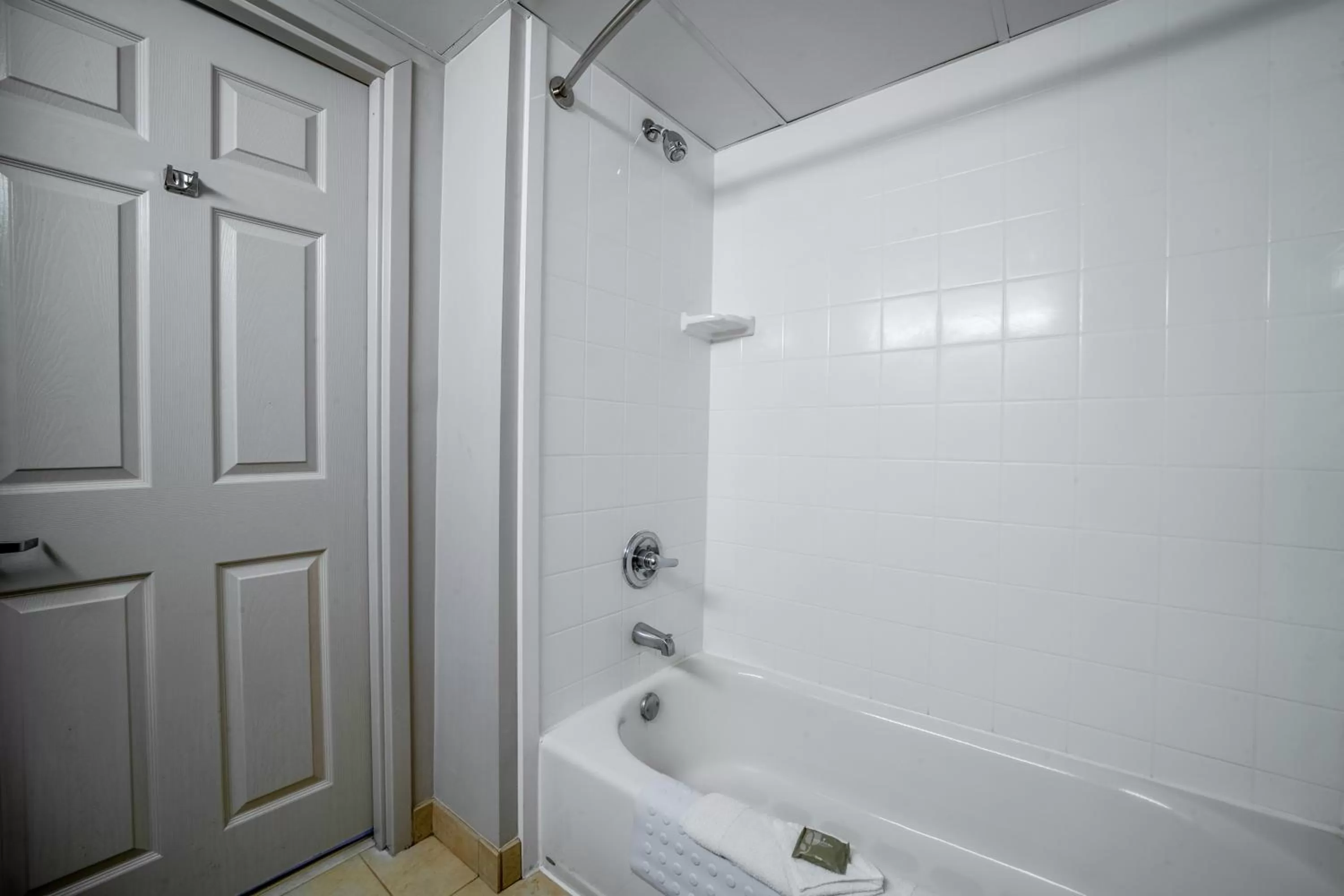 Shower in Country Inn & Suites by Radisson, Ontario at Ontario Mills, CA