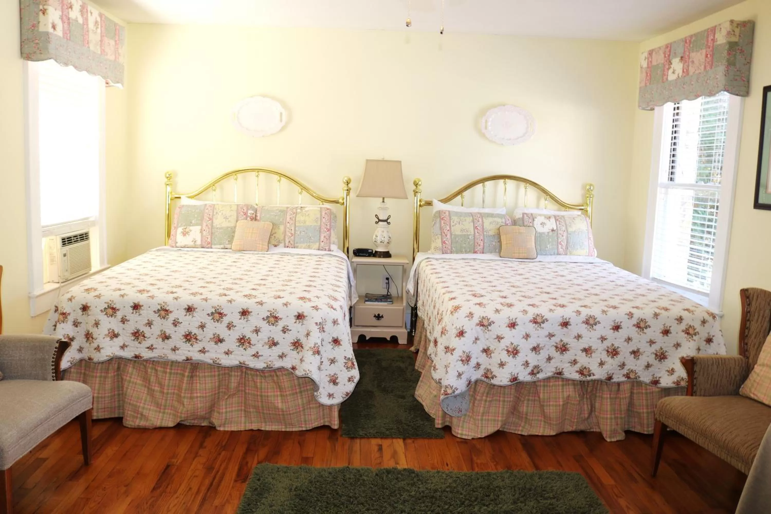 Bedroom, Bed in Echo Mountain Inn