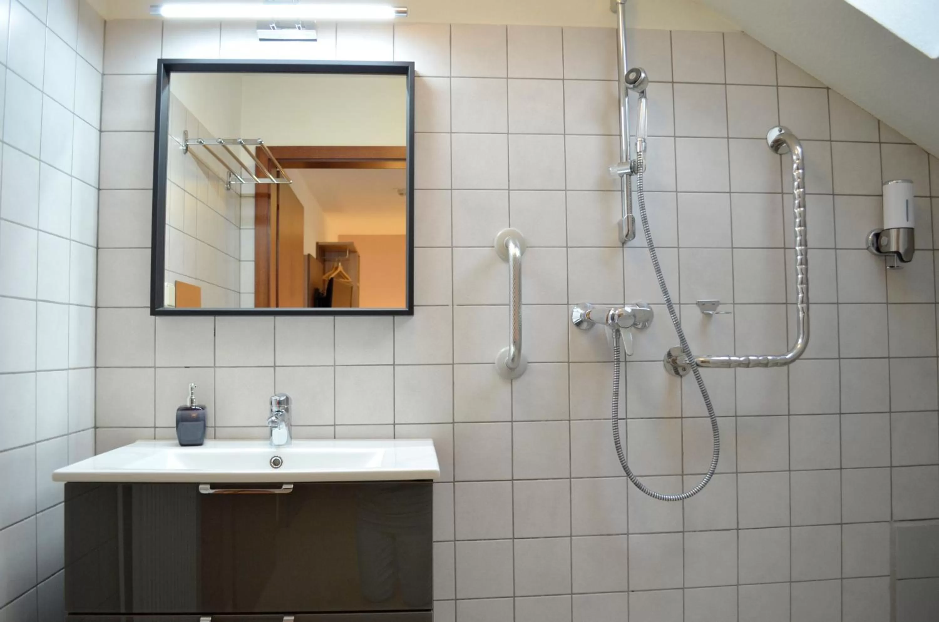 Bathroom in Hana Aparthotel
