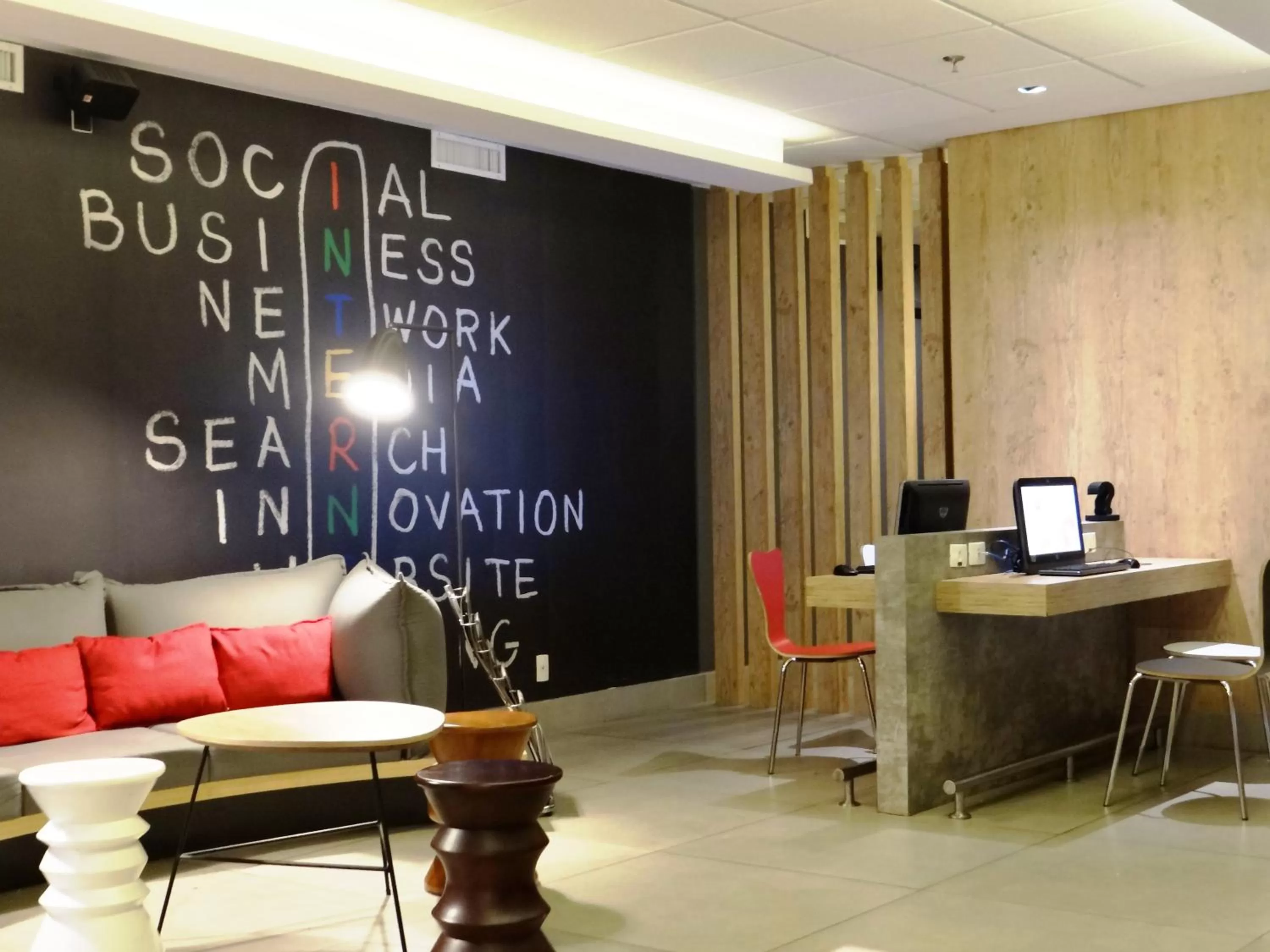 Living room in ibis Santos Valongo