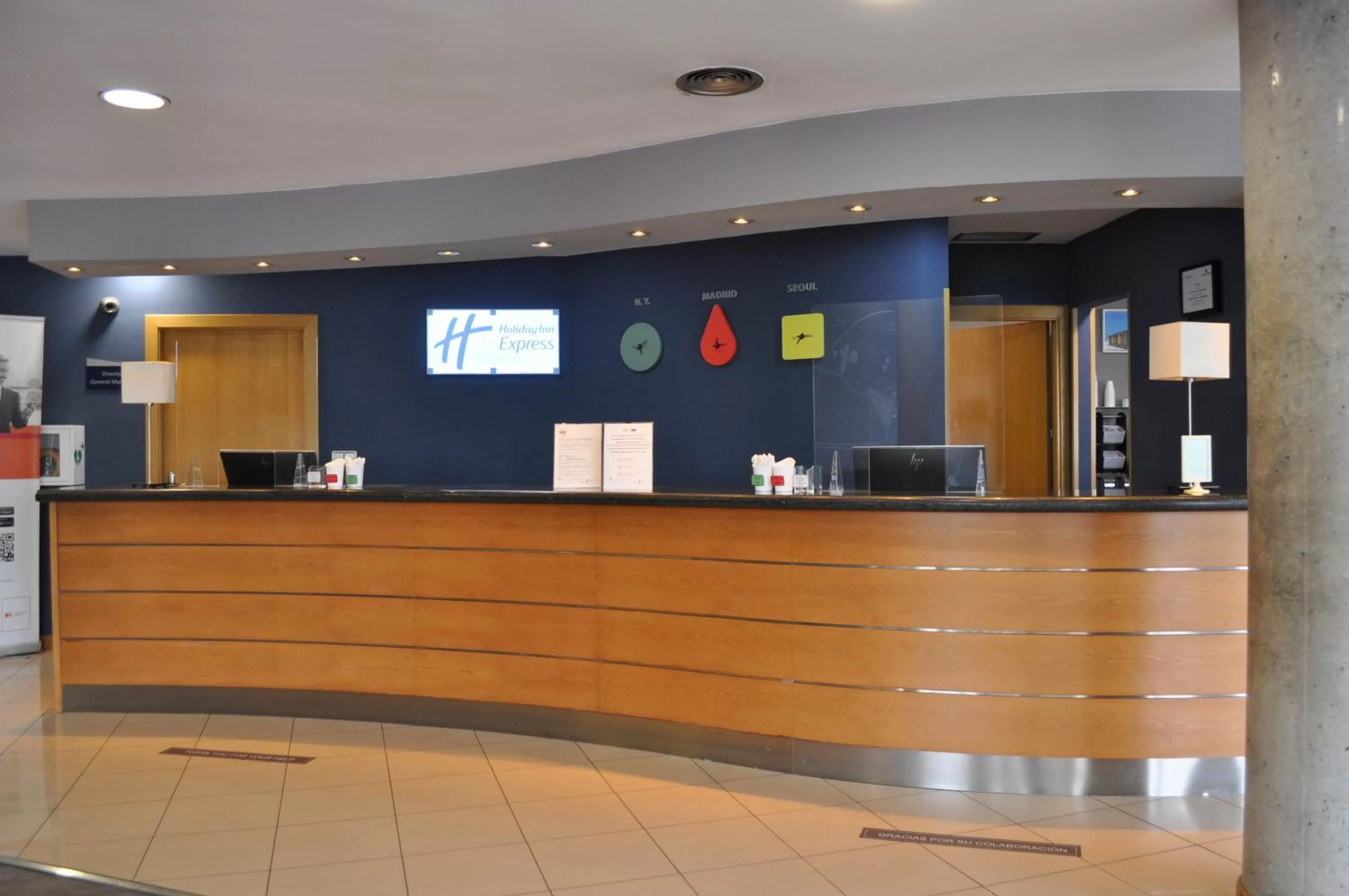 Lobby or reception in Holiday Inn Express San Sebastian de los Reyes by IHG