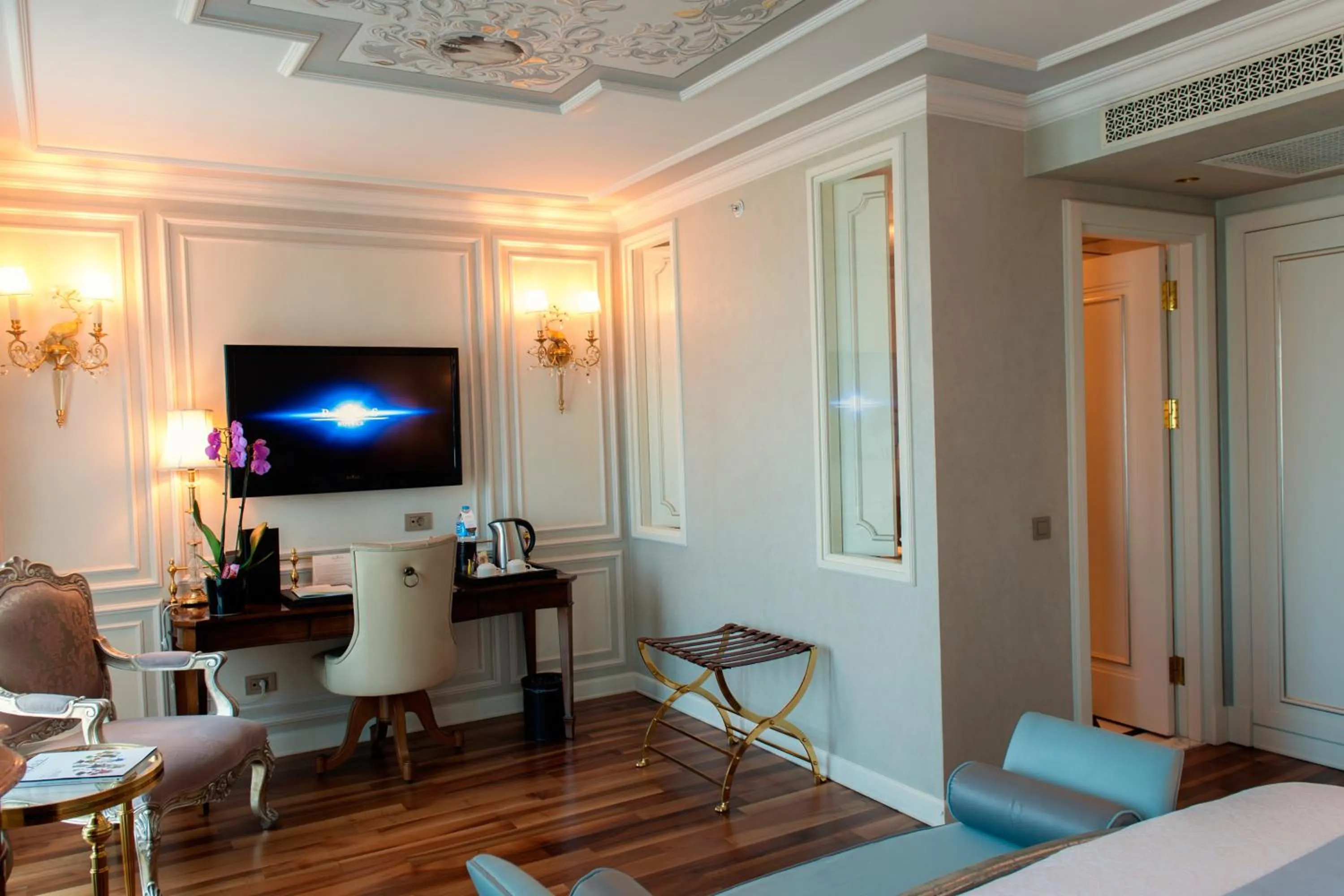 TV and multimedia in Rixos Pera Istanbul