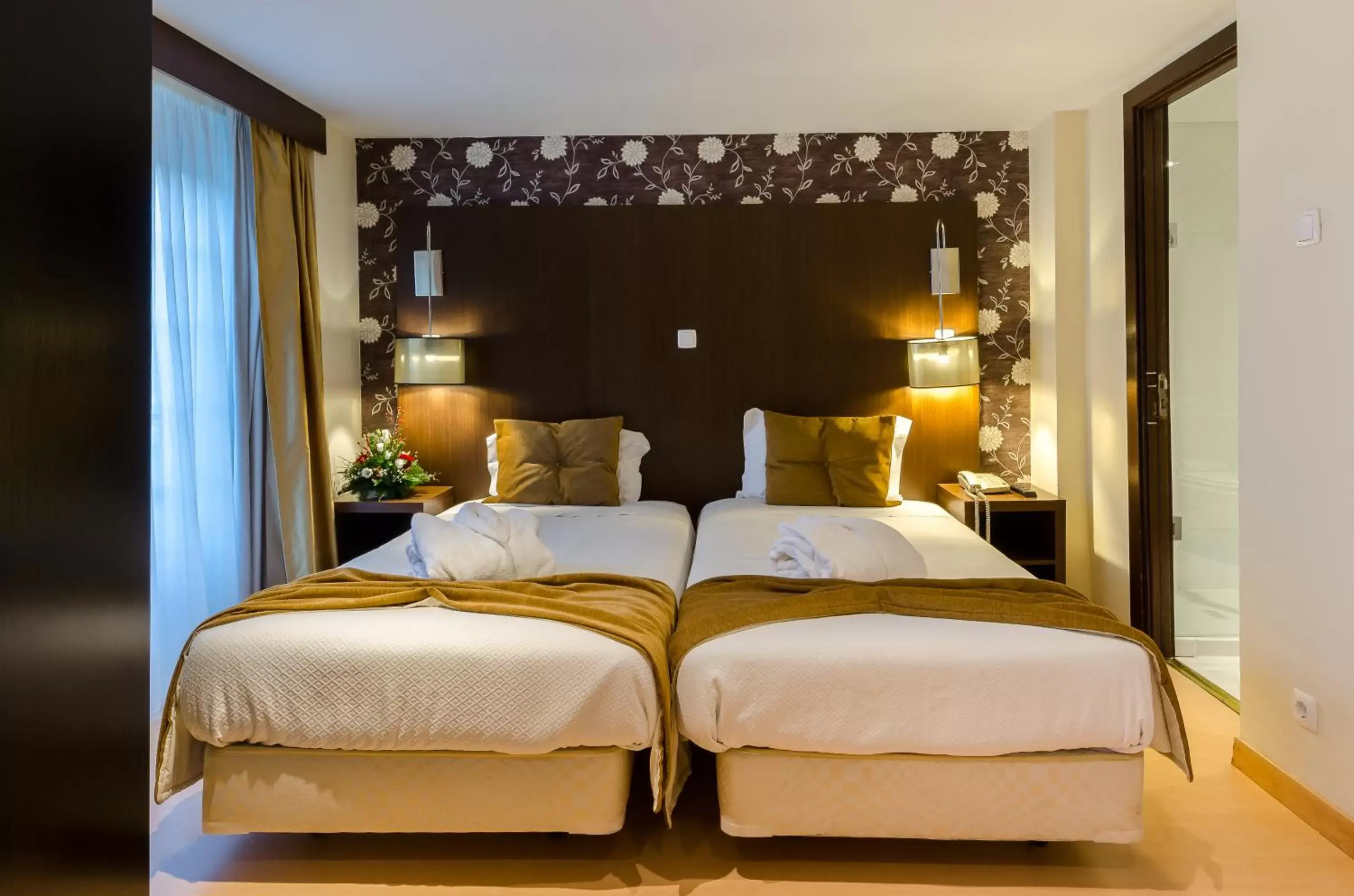 Triple Room in Hotel Duas Nações Triple Room in Hotel Duas Nações