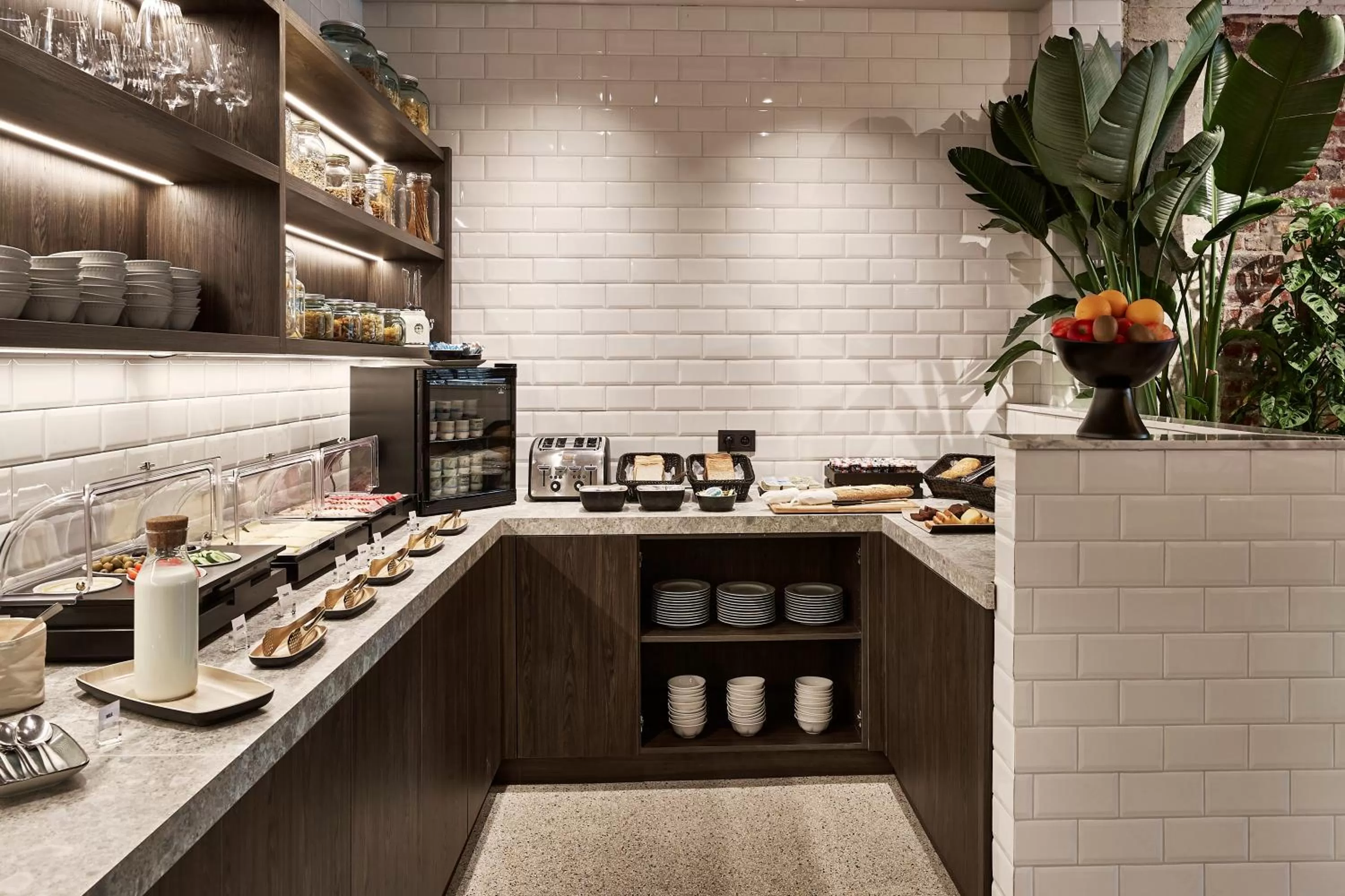 Breakfast in Urban Yard Hotel