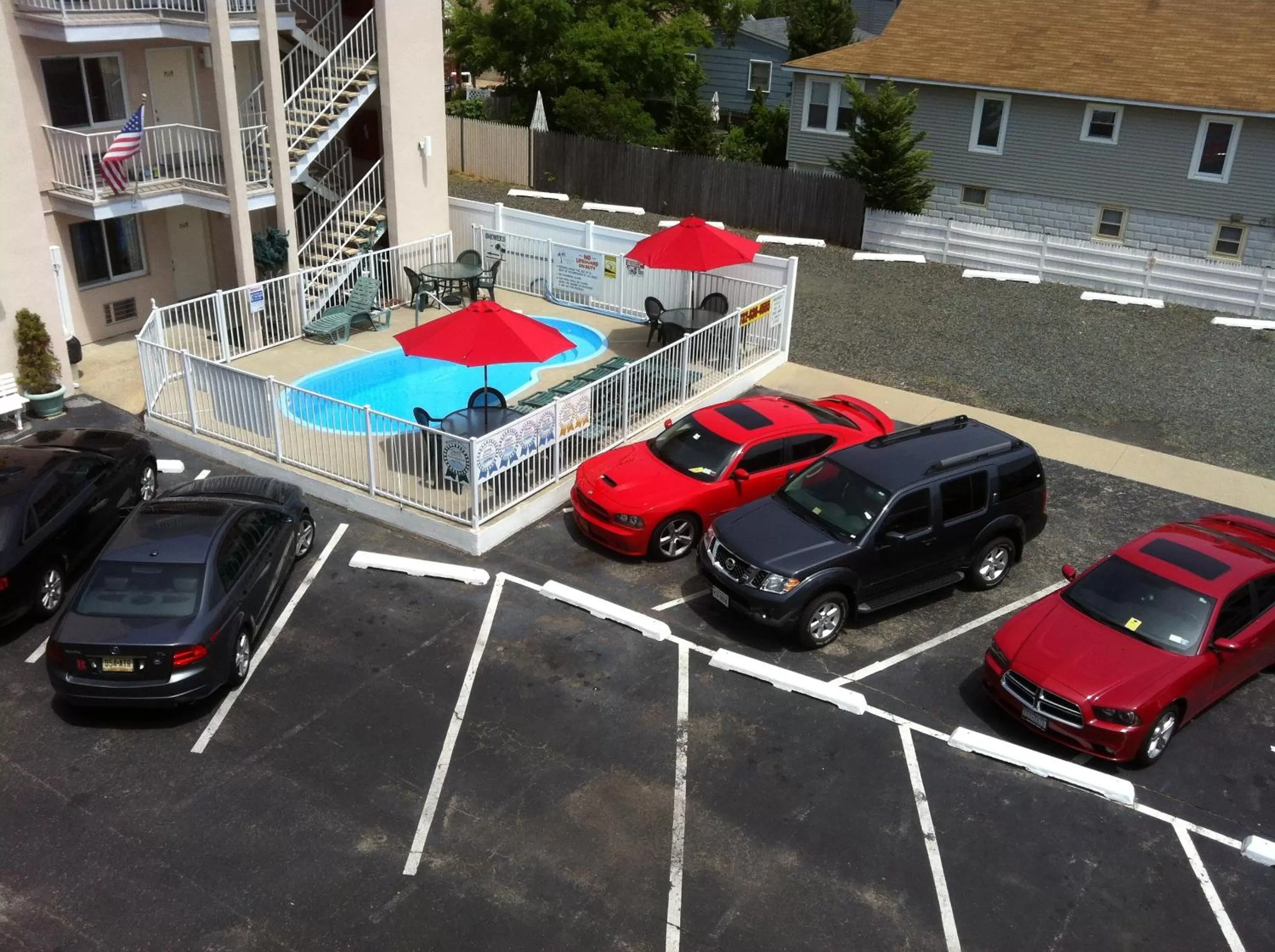 Swimming pool in Bay Breeze Motel