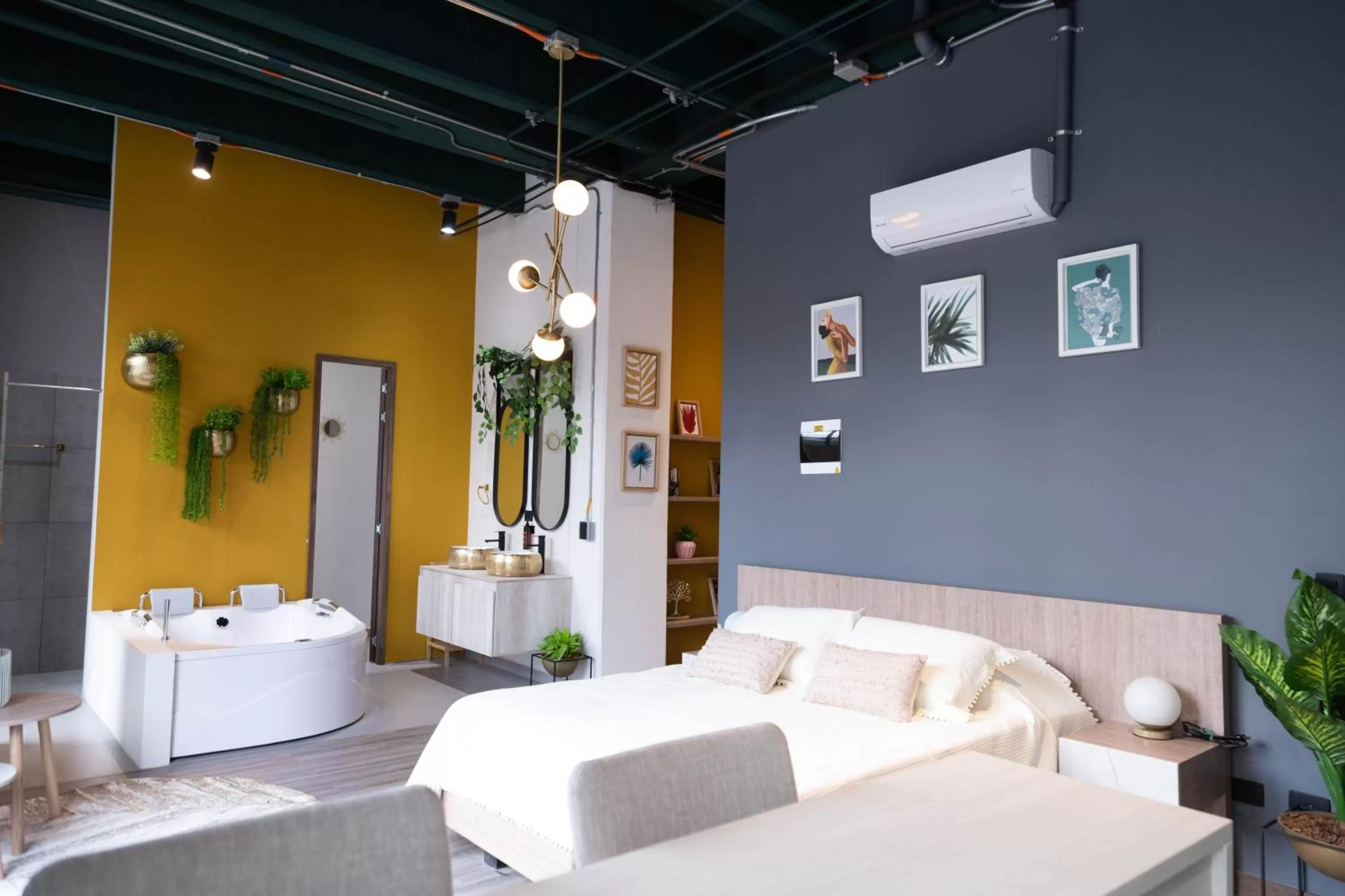 Bed in Royal Living Poblado